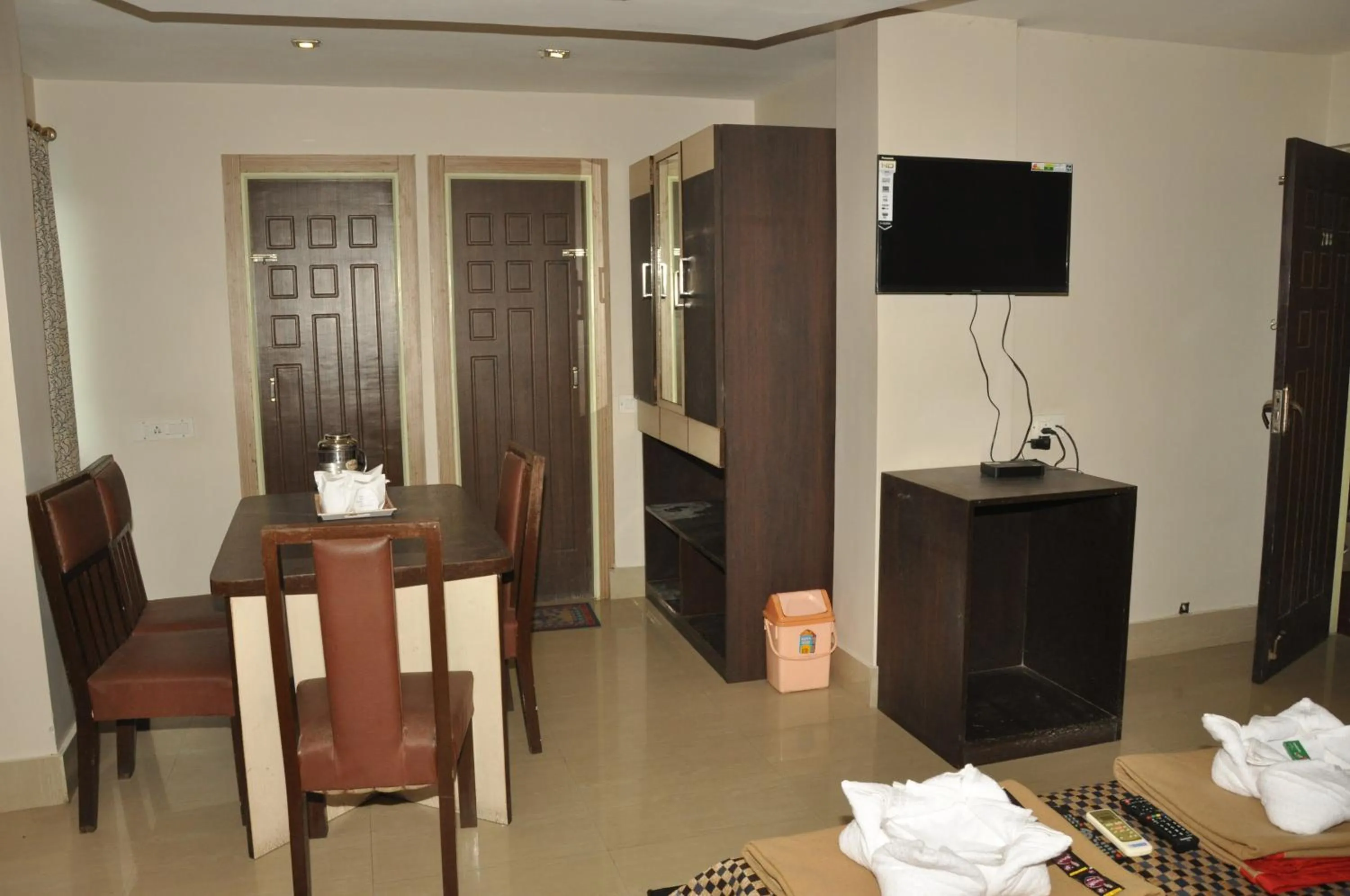Photo of the whole room in Hotel Shreesh