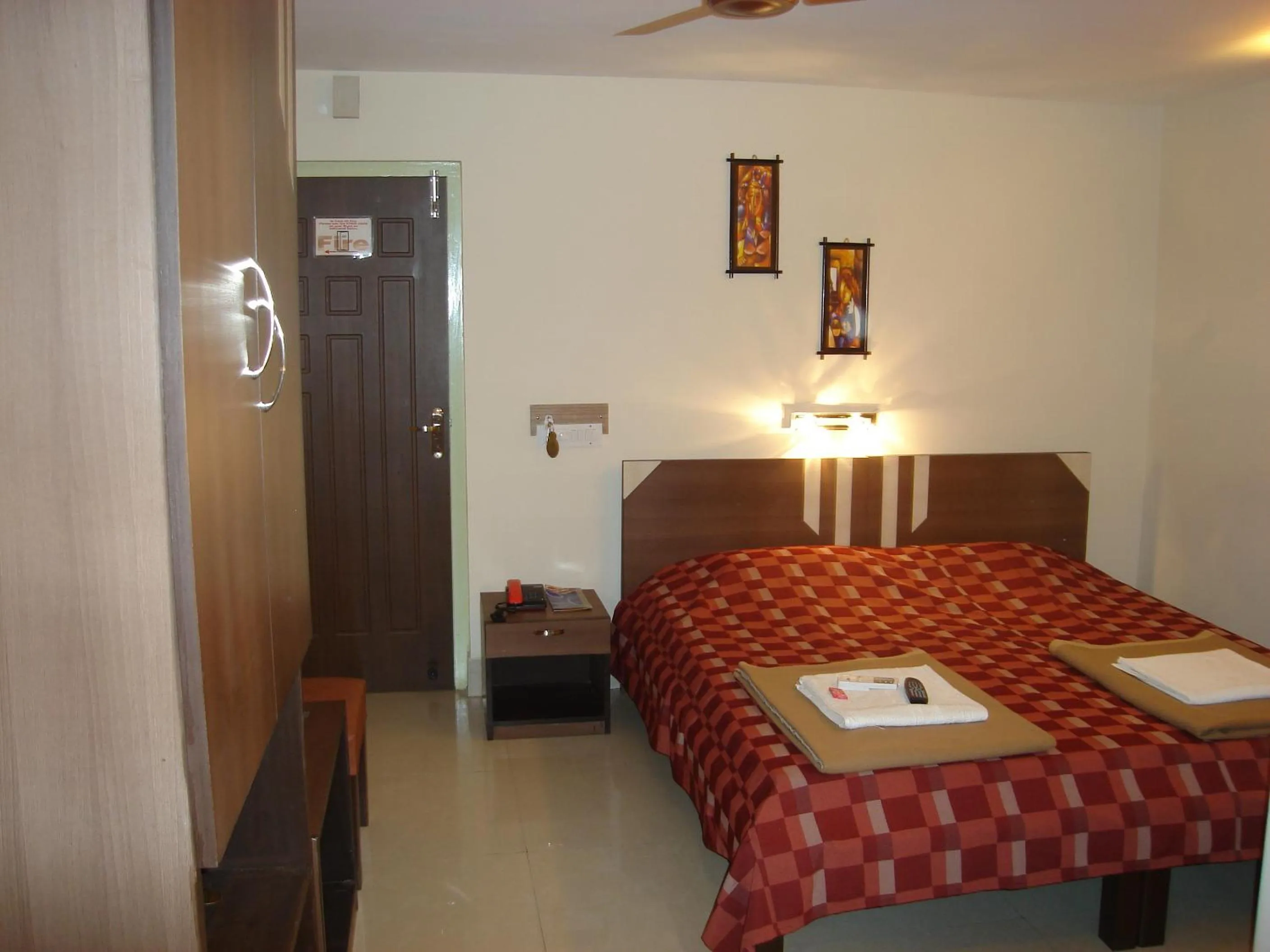 Photo of the whole room in Hotel Shreesh
