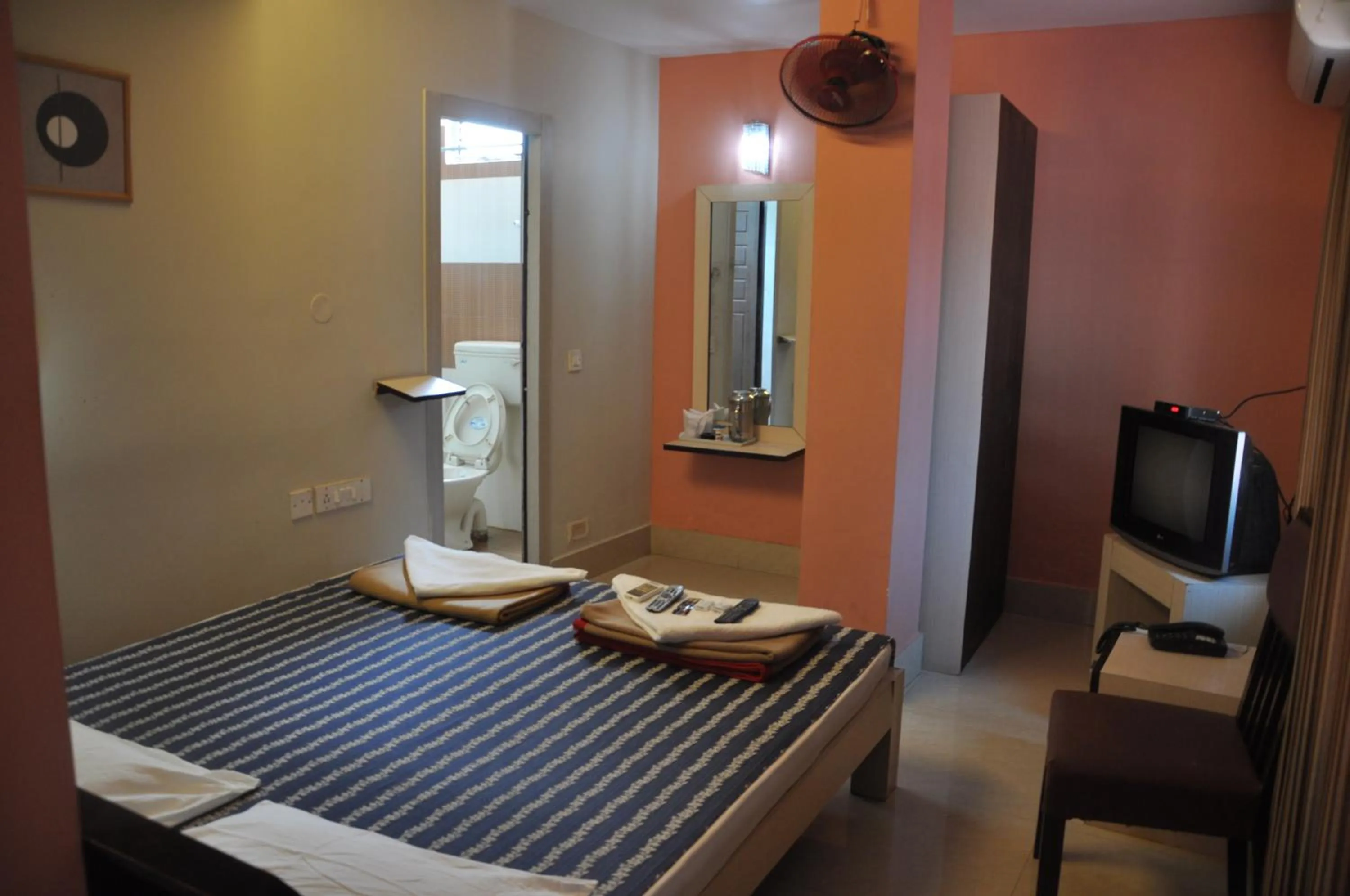 Photo of the whole room in Hotel Shreesh