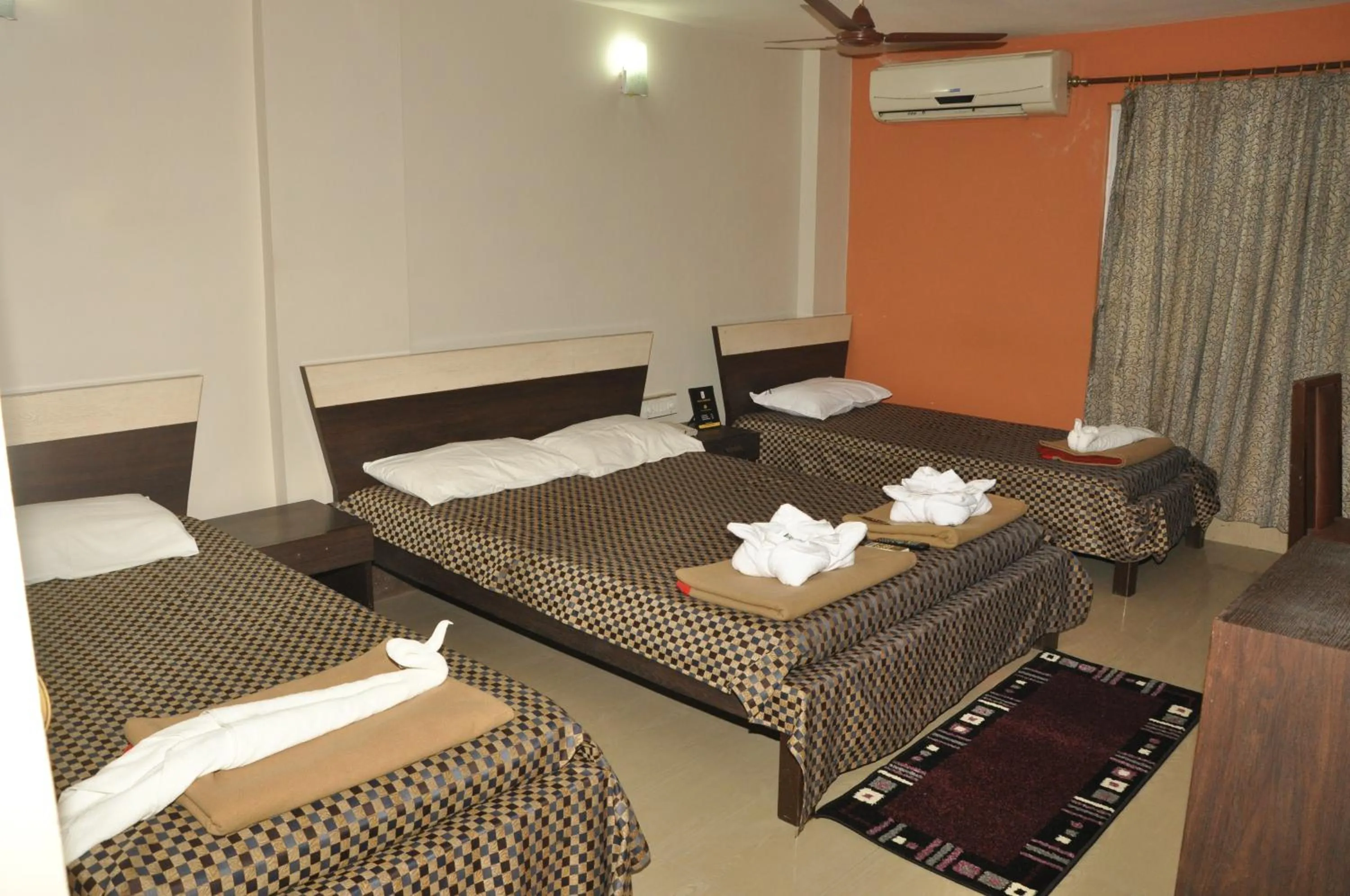Photo of the whole room in Hotel Shreesh