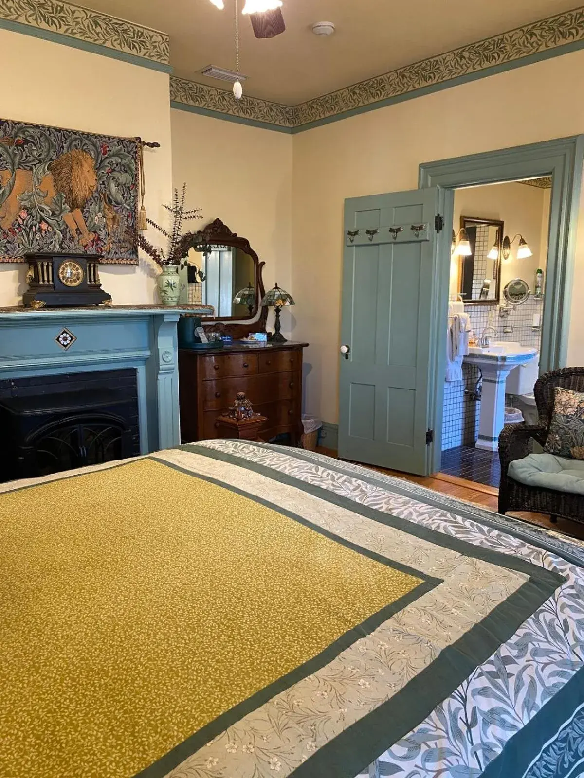 Double Room with Private Bathroom in Amherst Inn Double Room with Private Bathroom in Amherst Inn