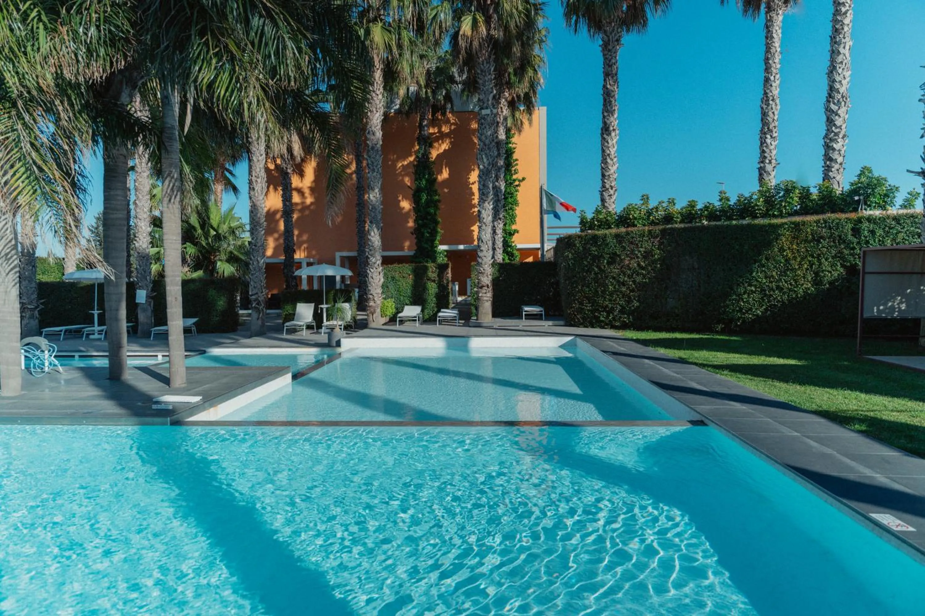 Swimming pool in Sanlu Hotel