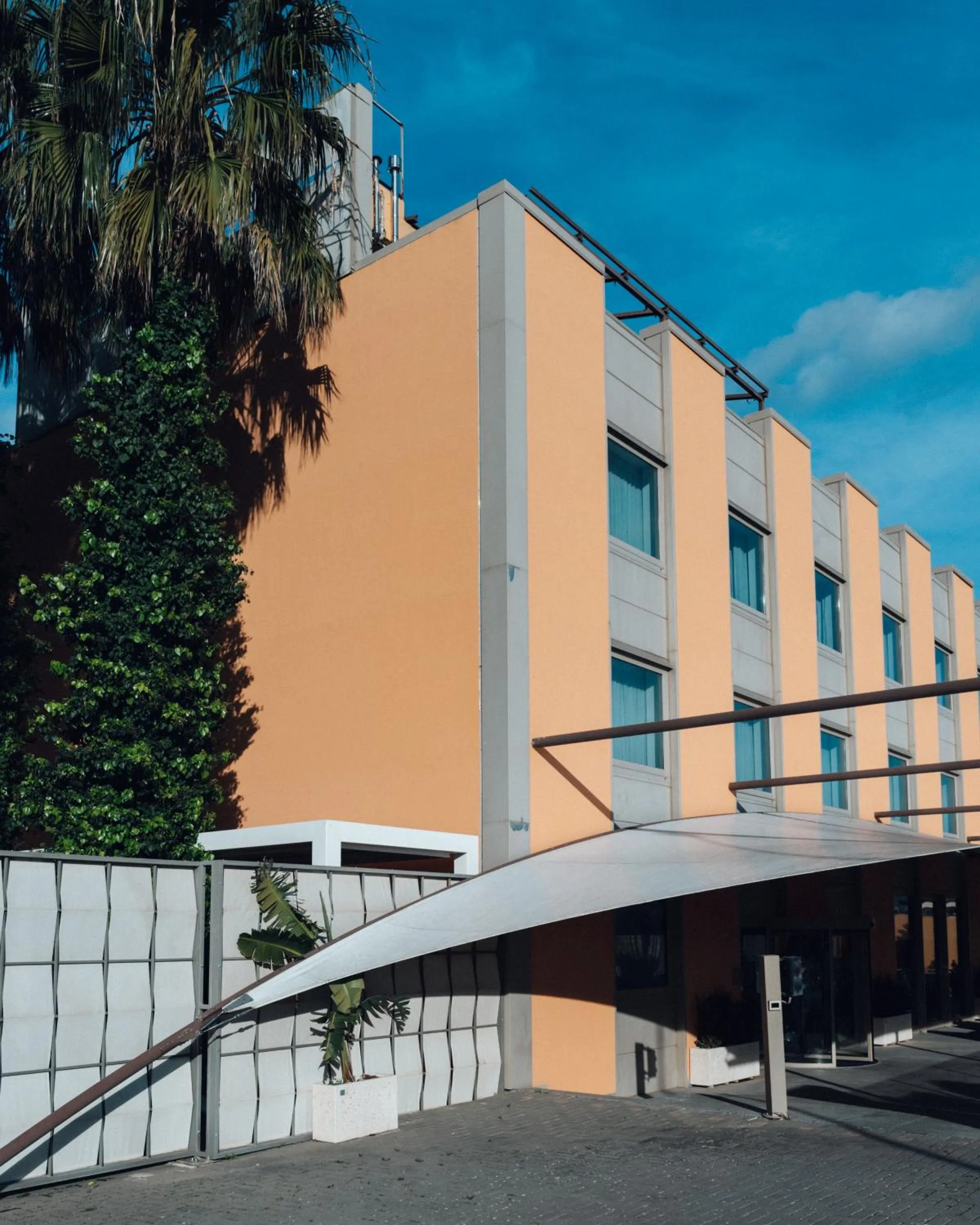 Property building in Sanlu Hotel