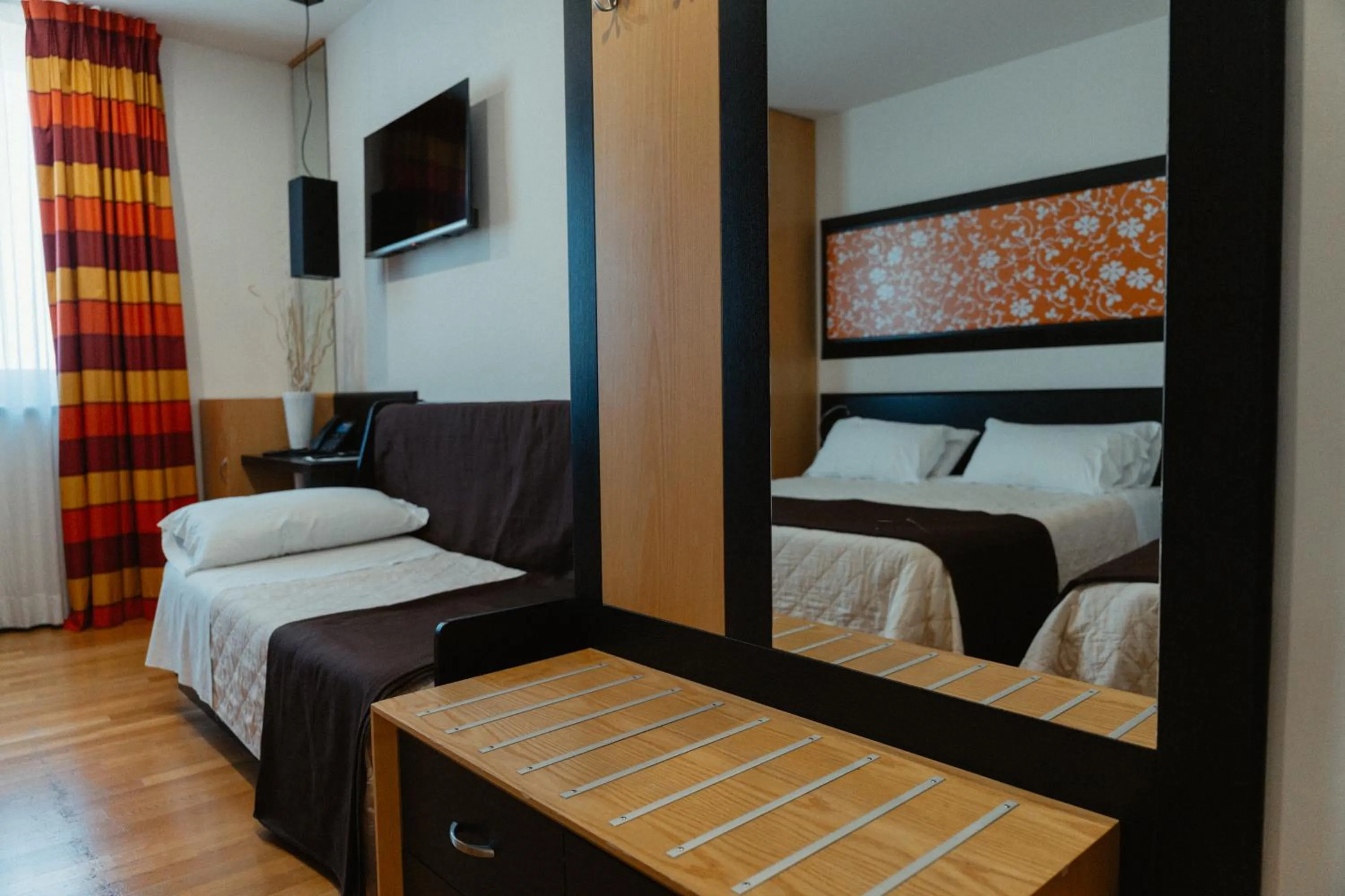 Bedroom, Bed in Sanlu Hotel