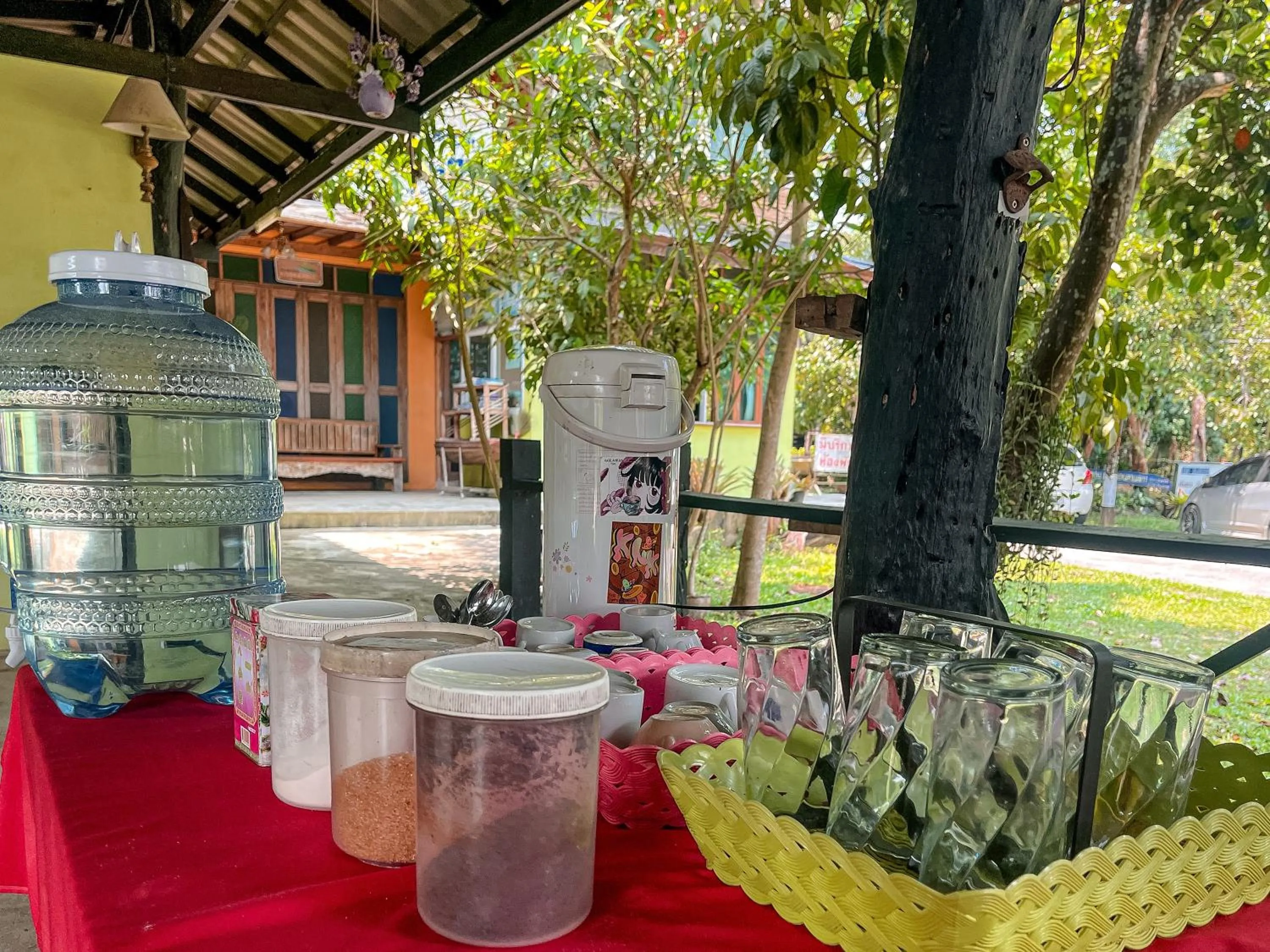 Food and drinks in Kanta Hill Resort