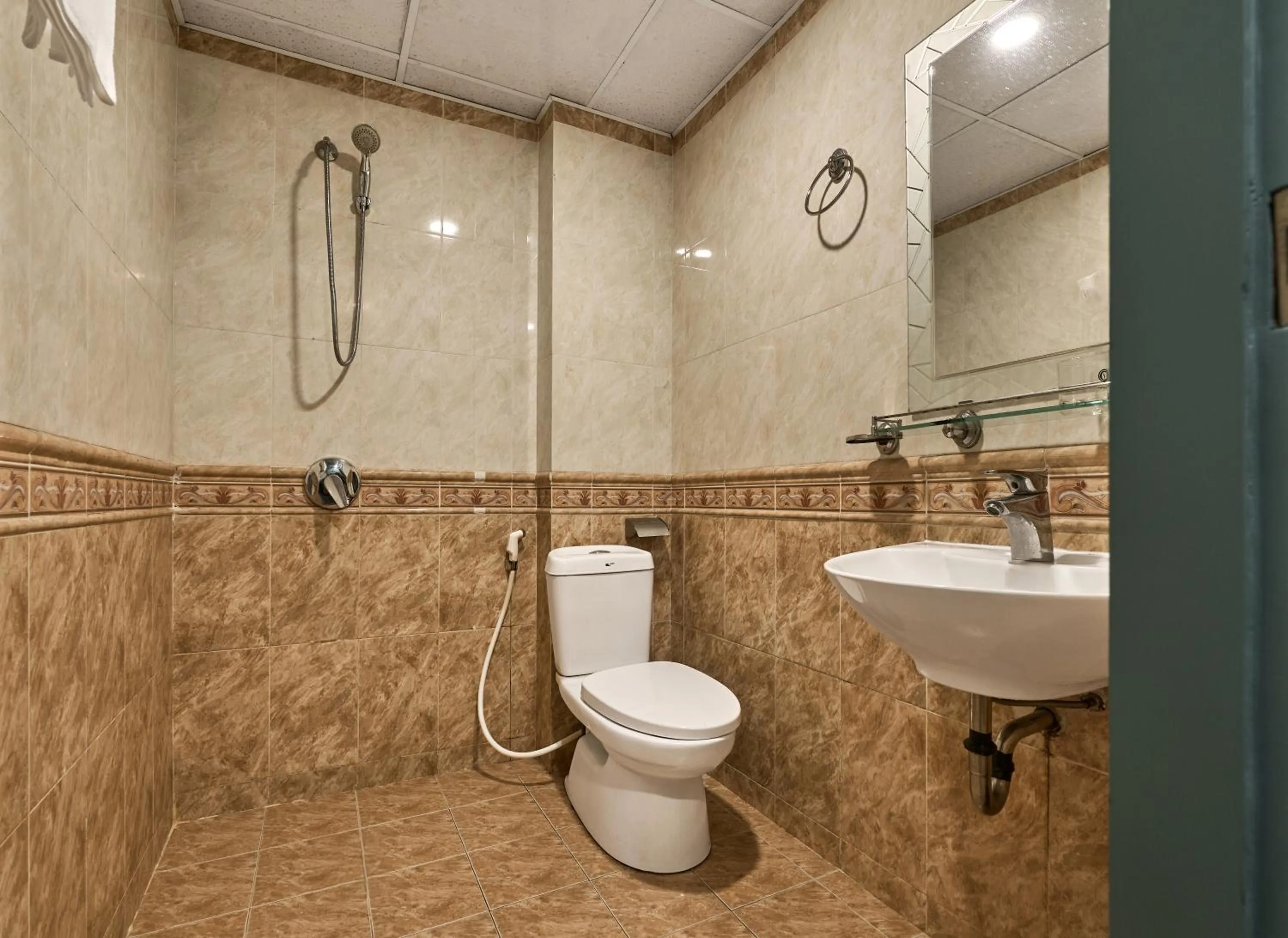 Shower in The Passion Lux Airport Hotel Apartment - Free Airport