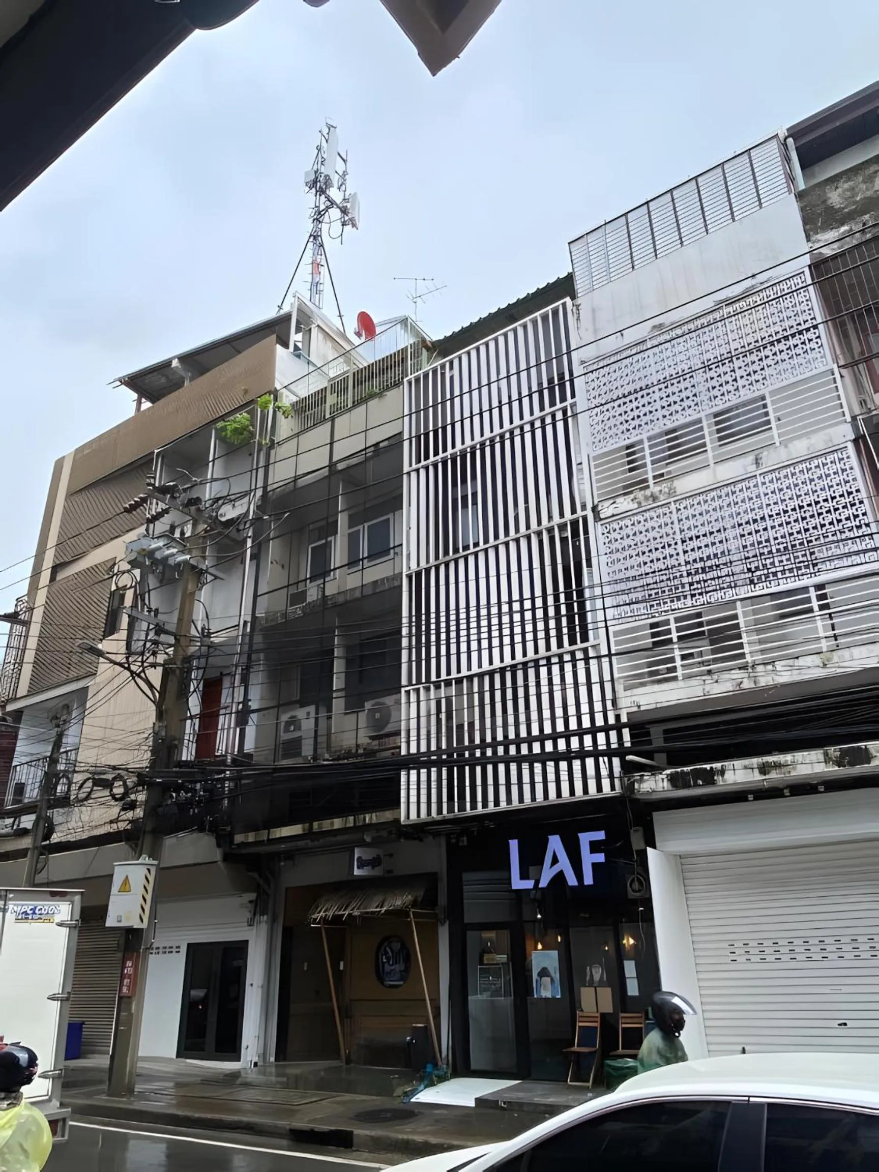 Property building in XX GO INN BTS Ari - BTS Ari Station