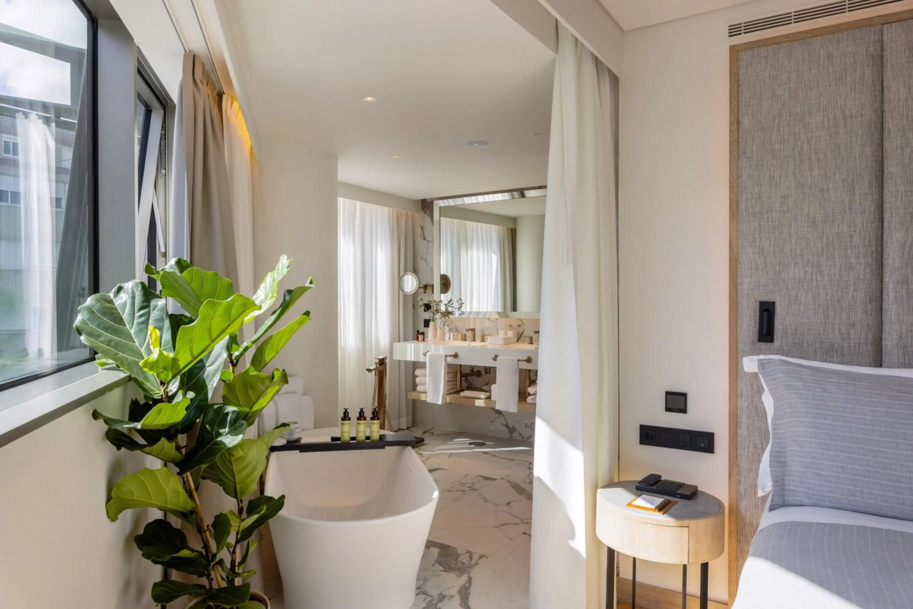 Bathroom in ME Lisbon by Meliá