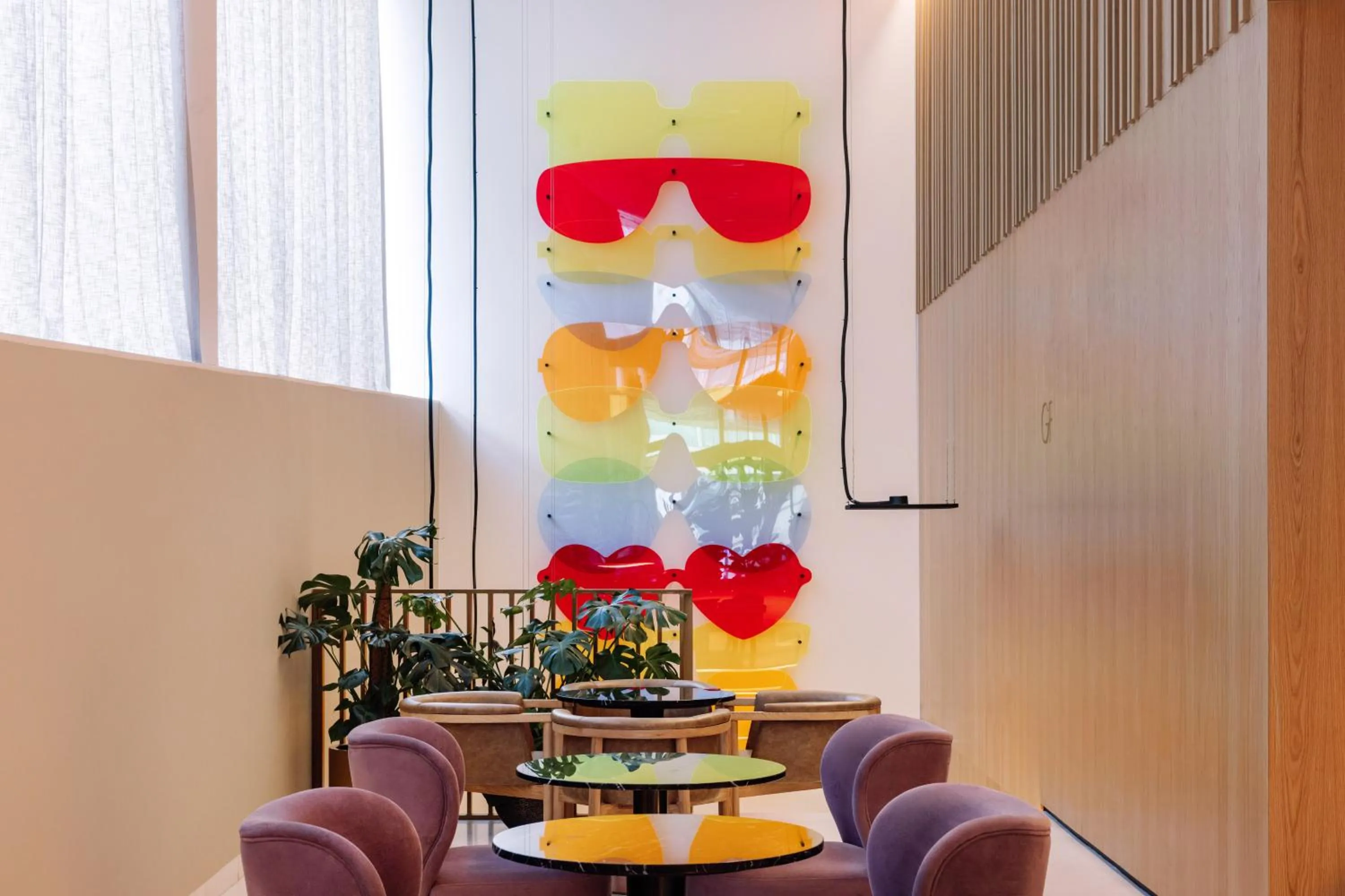 Lobby or reception in ME Lisbon by Meliá