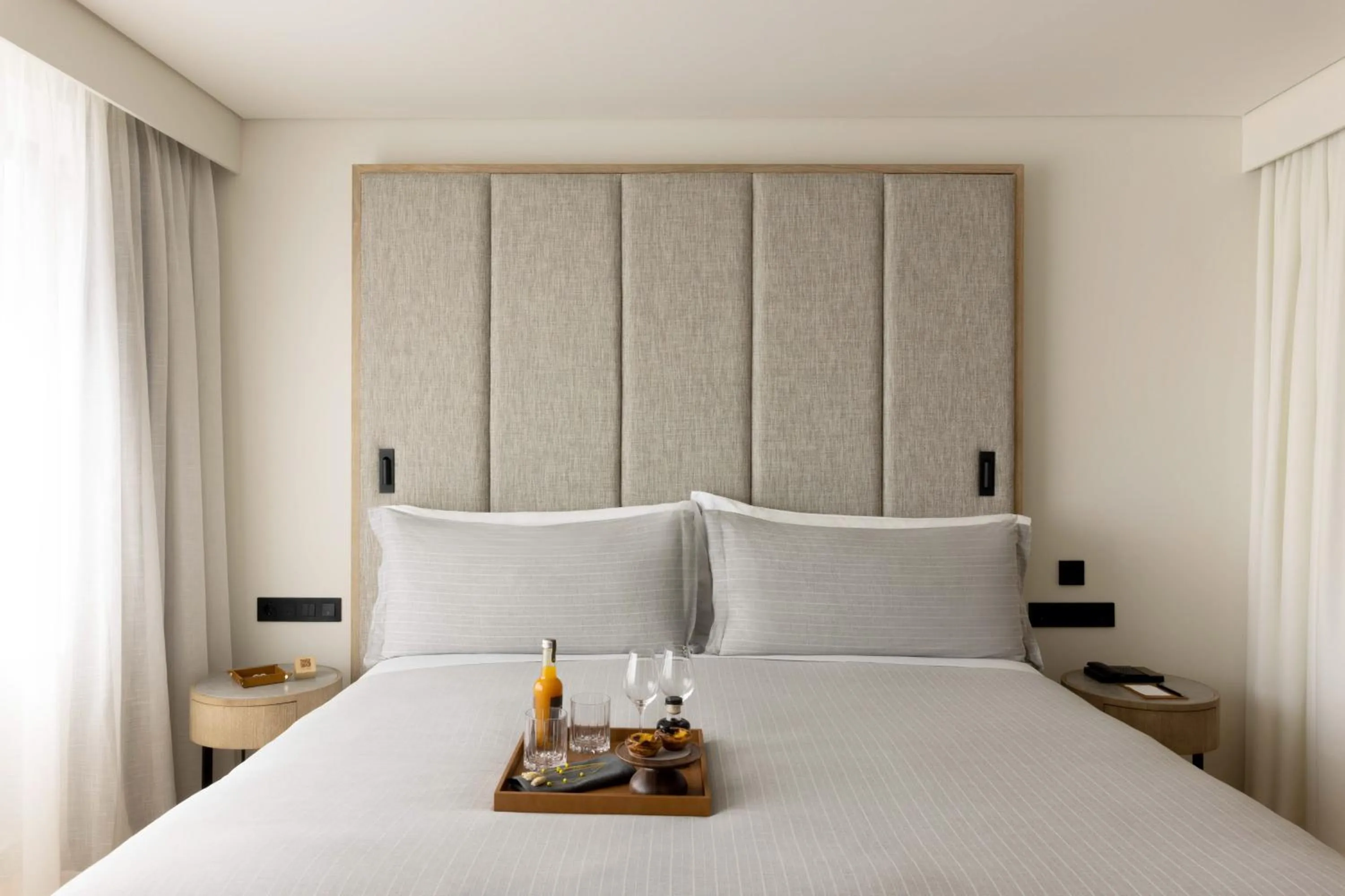 Bed in ME Lisbon by Meliá