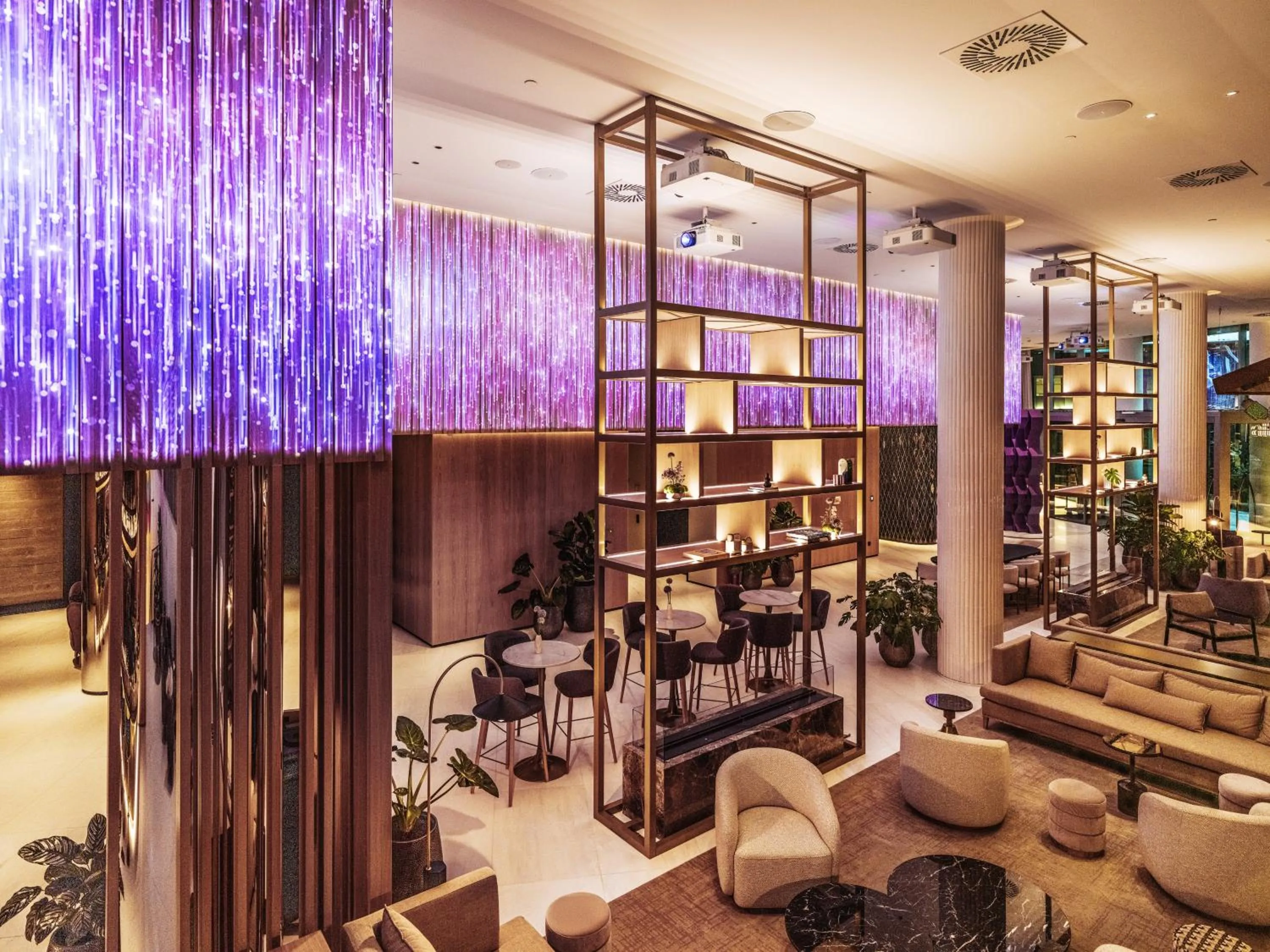 Lobby or reception in ME Lisbon by Meliá