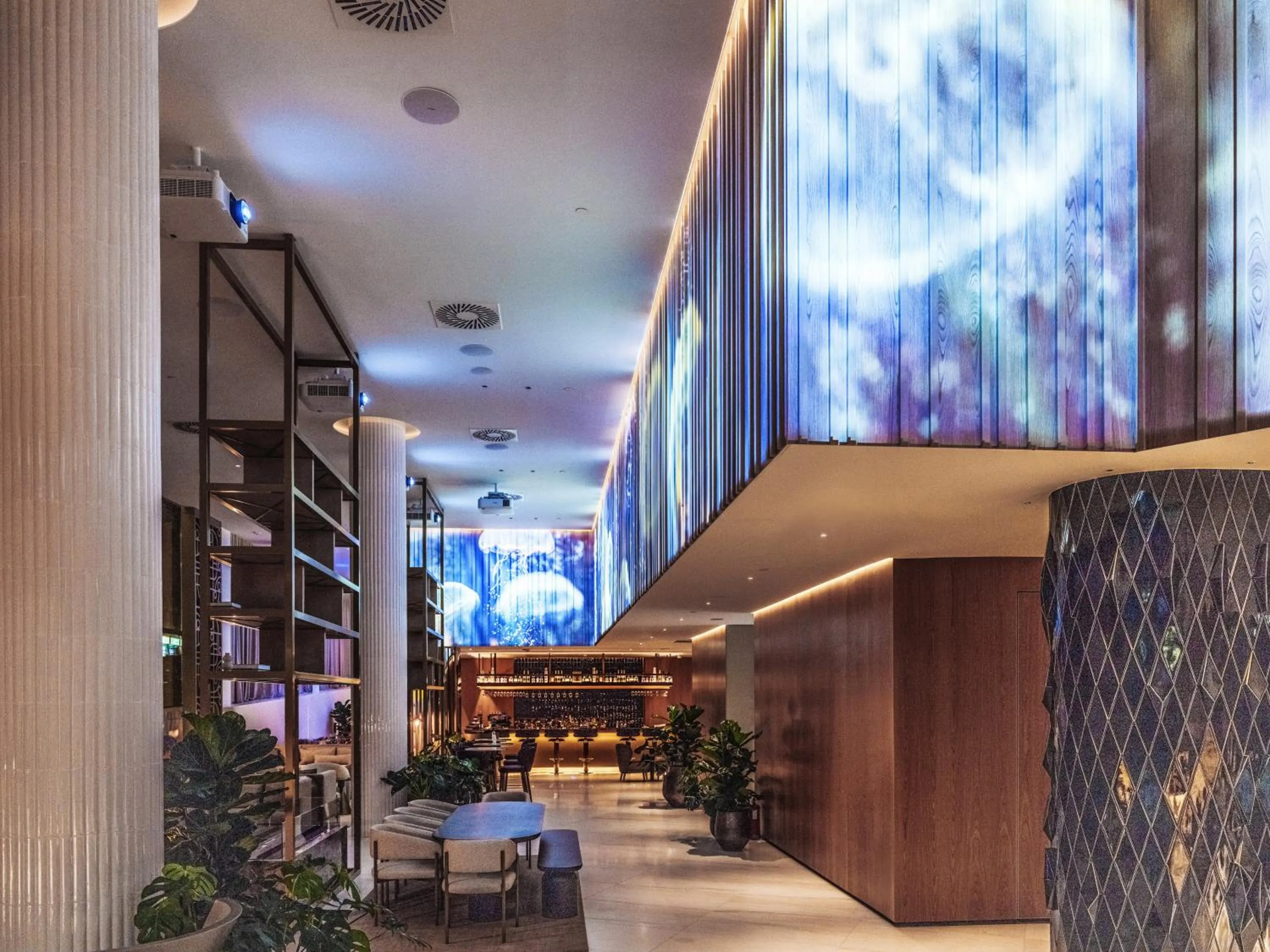 Lobby or reception in ME Lisbon by Meliá
