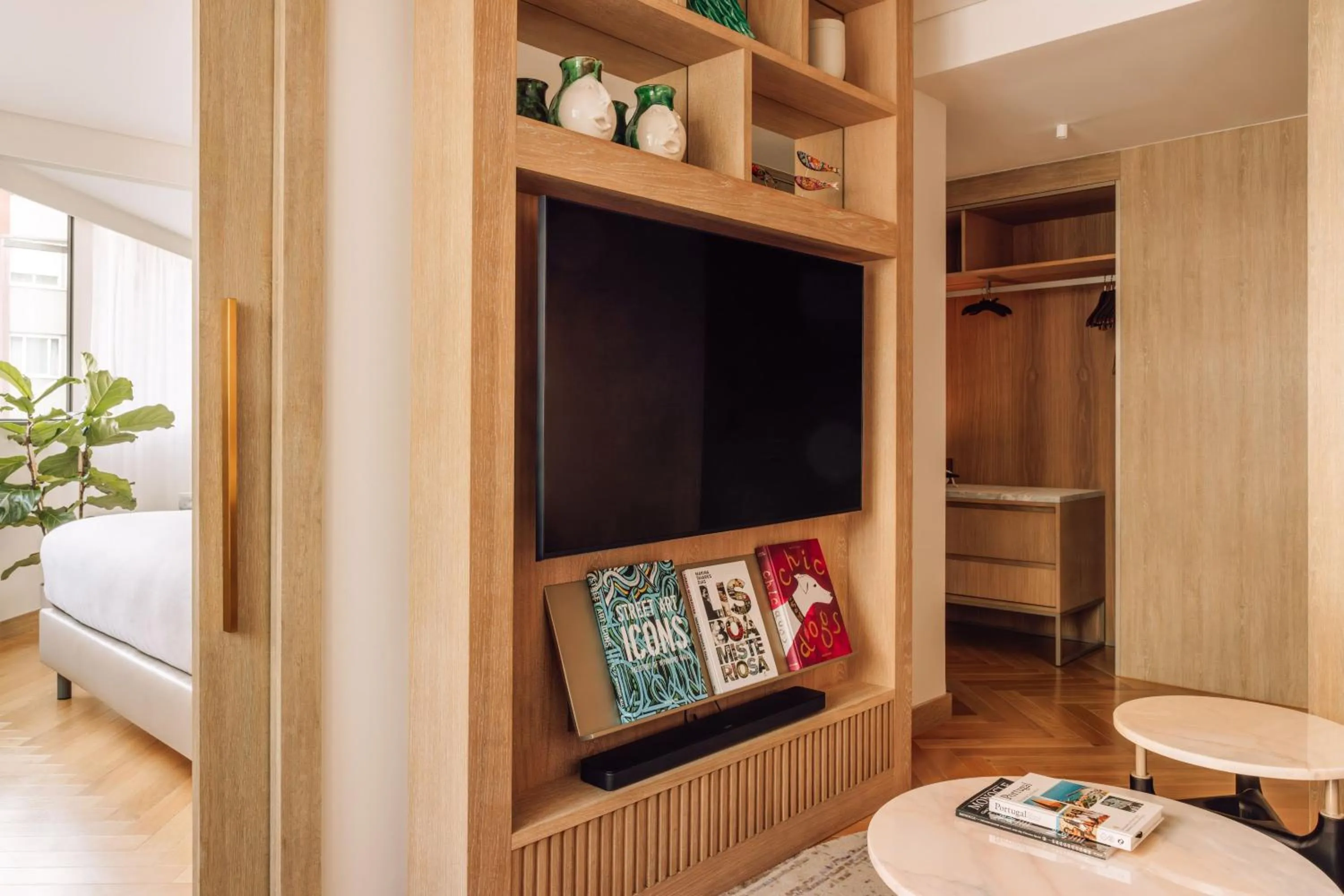 Property building, Bed in ME Lisbon