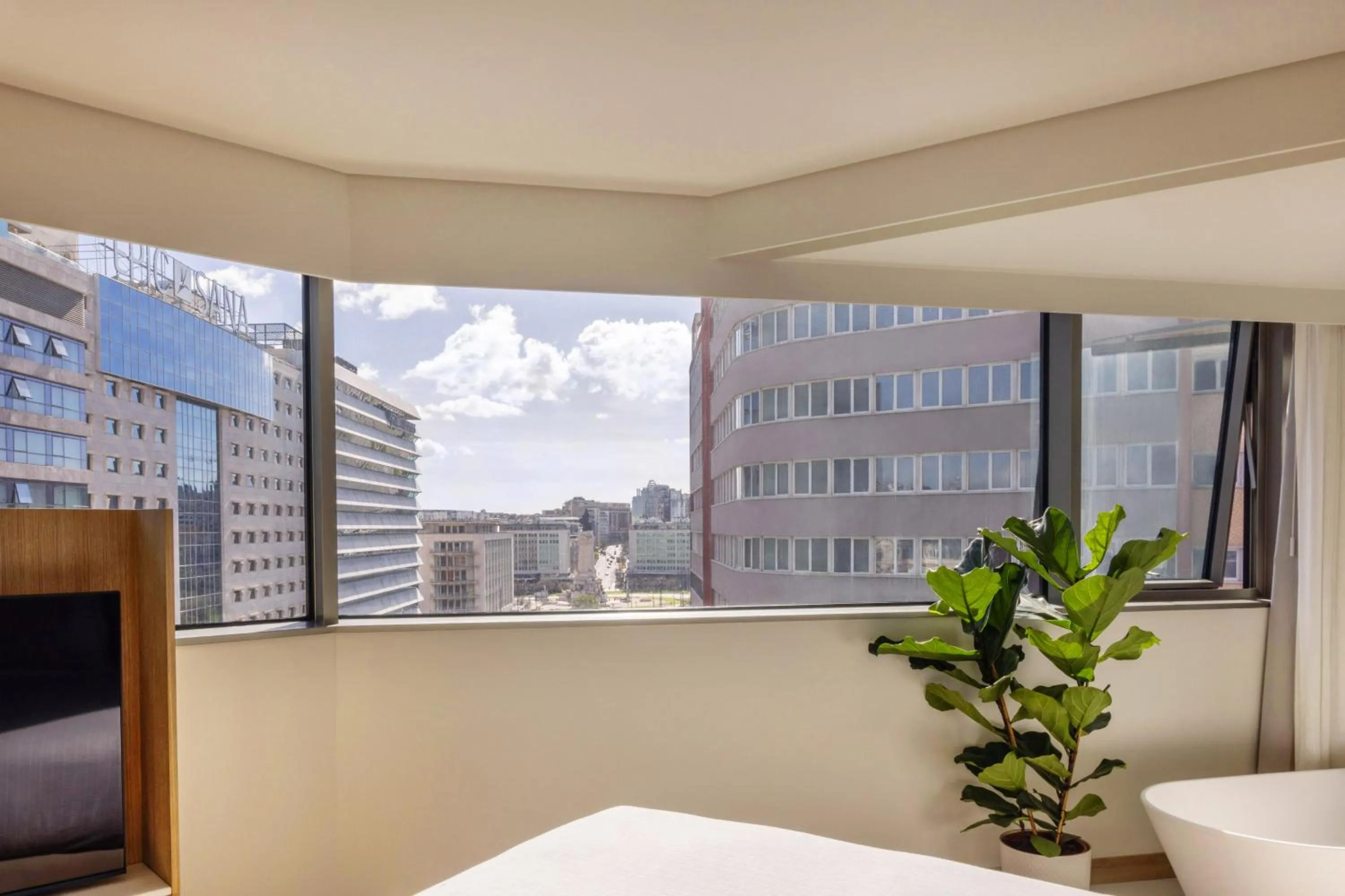 Bed in ME Lisbon by Meliá