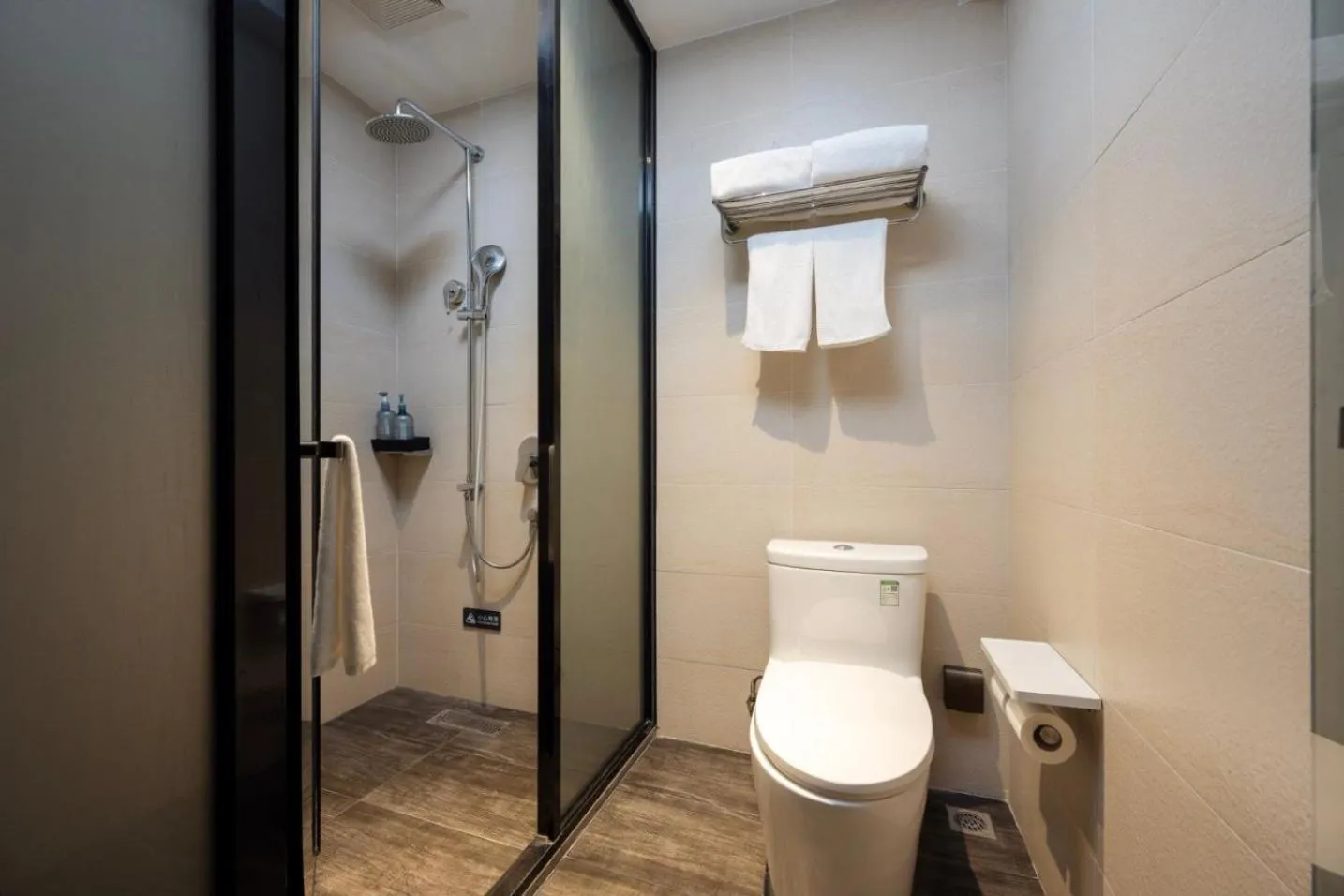 Hot Tub in Hanting Premium Hotel Shanghai Caolu Finance College