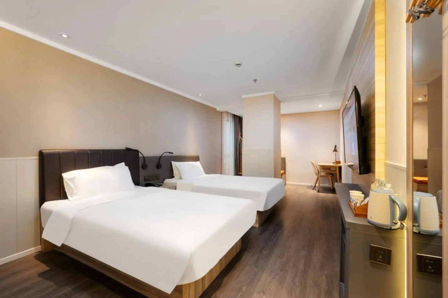 Photo of the whole room, Bed in Hanting Premium Hotel Shanghai Caolu Finance College