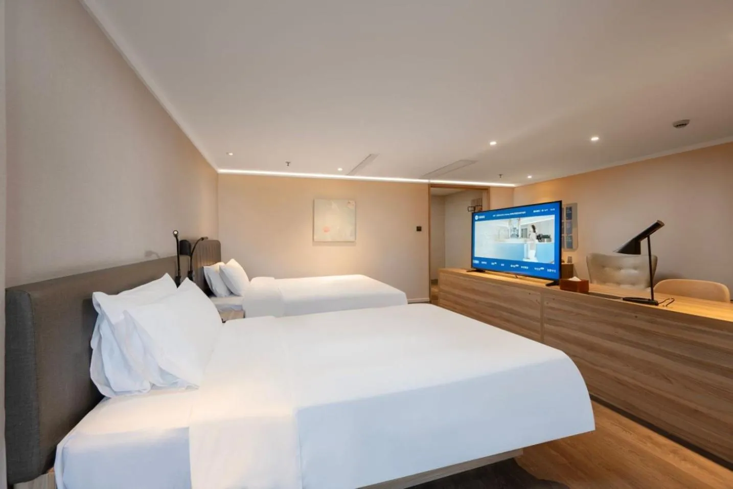 Photo of the whole room, Bed in Hanting Premium Hotel Shanghai Caolu Finance College