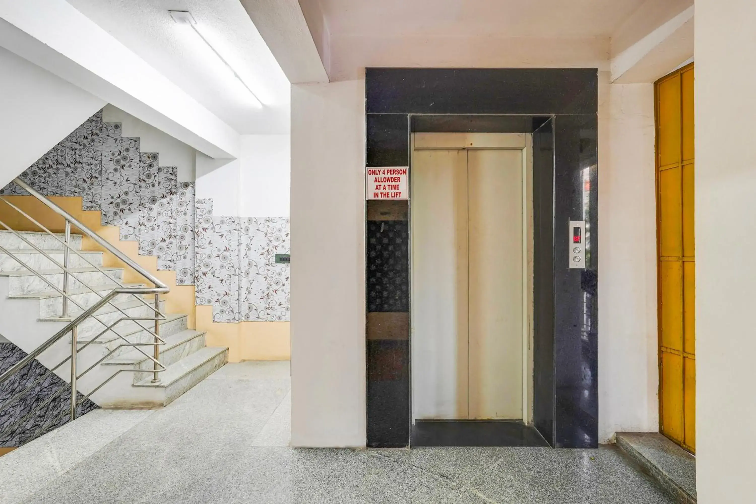 Lobby or reception in Super Hotel O Heritage Town Formerly Vasavi Lobby or reception in Super Hotel O Heritage Town Formerly Vasavi