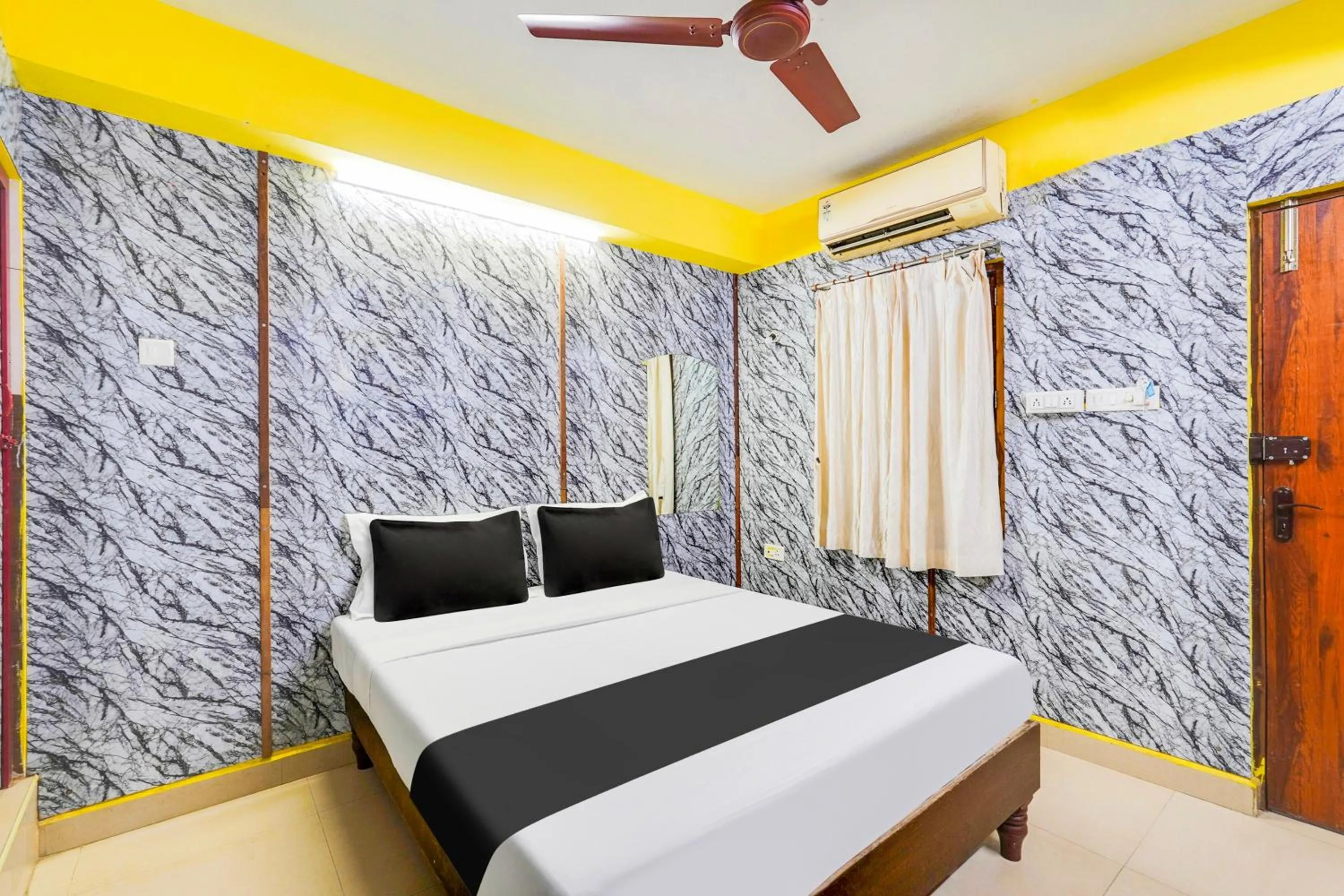 Bedroom, Bed in Super Hotel O Heritage Town Formerly Vasavi