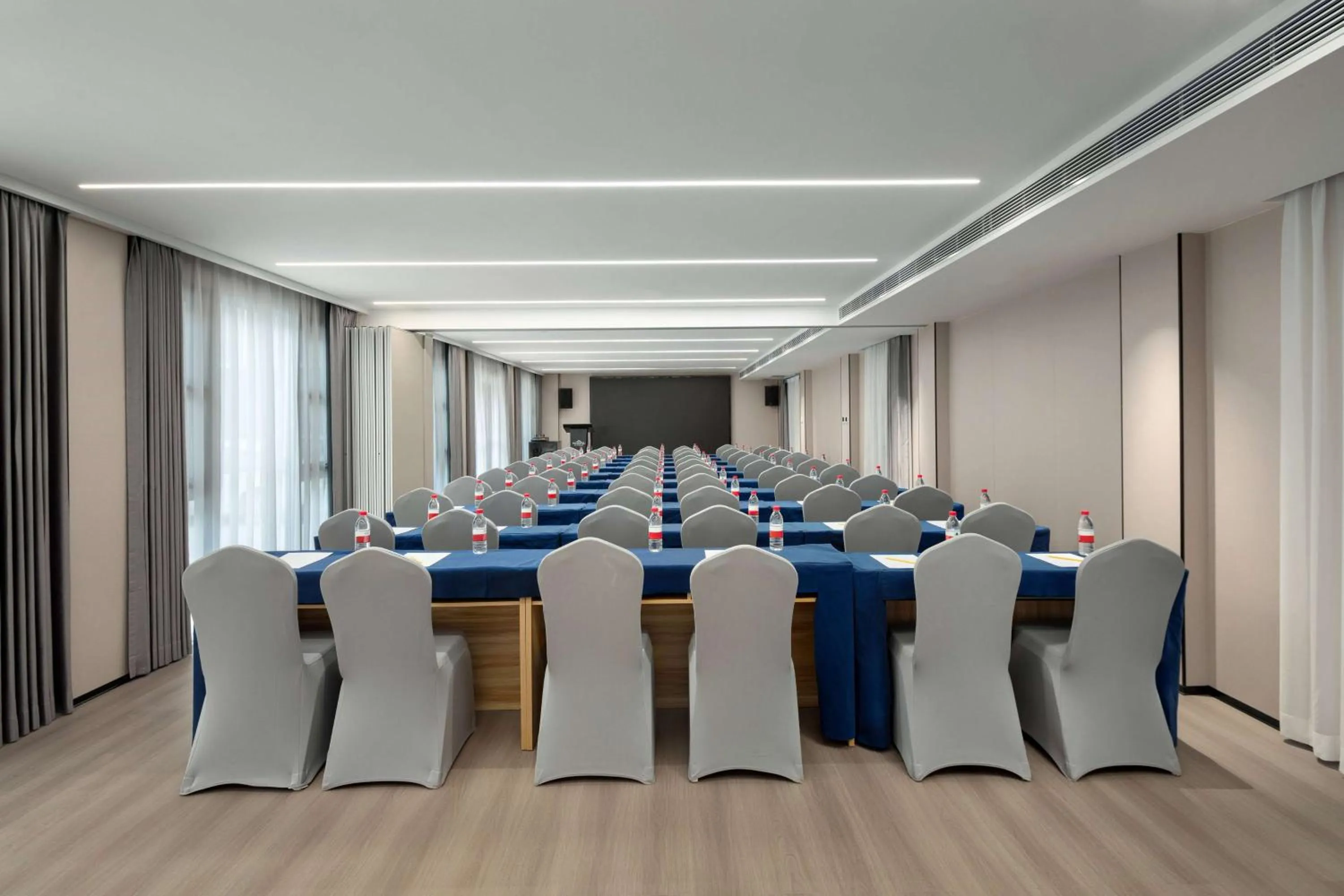 Meeting/conference room in Microtel by Wyndham Xian Beilin