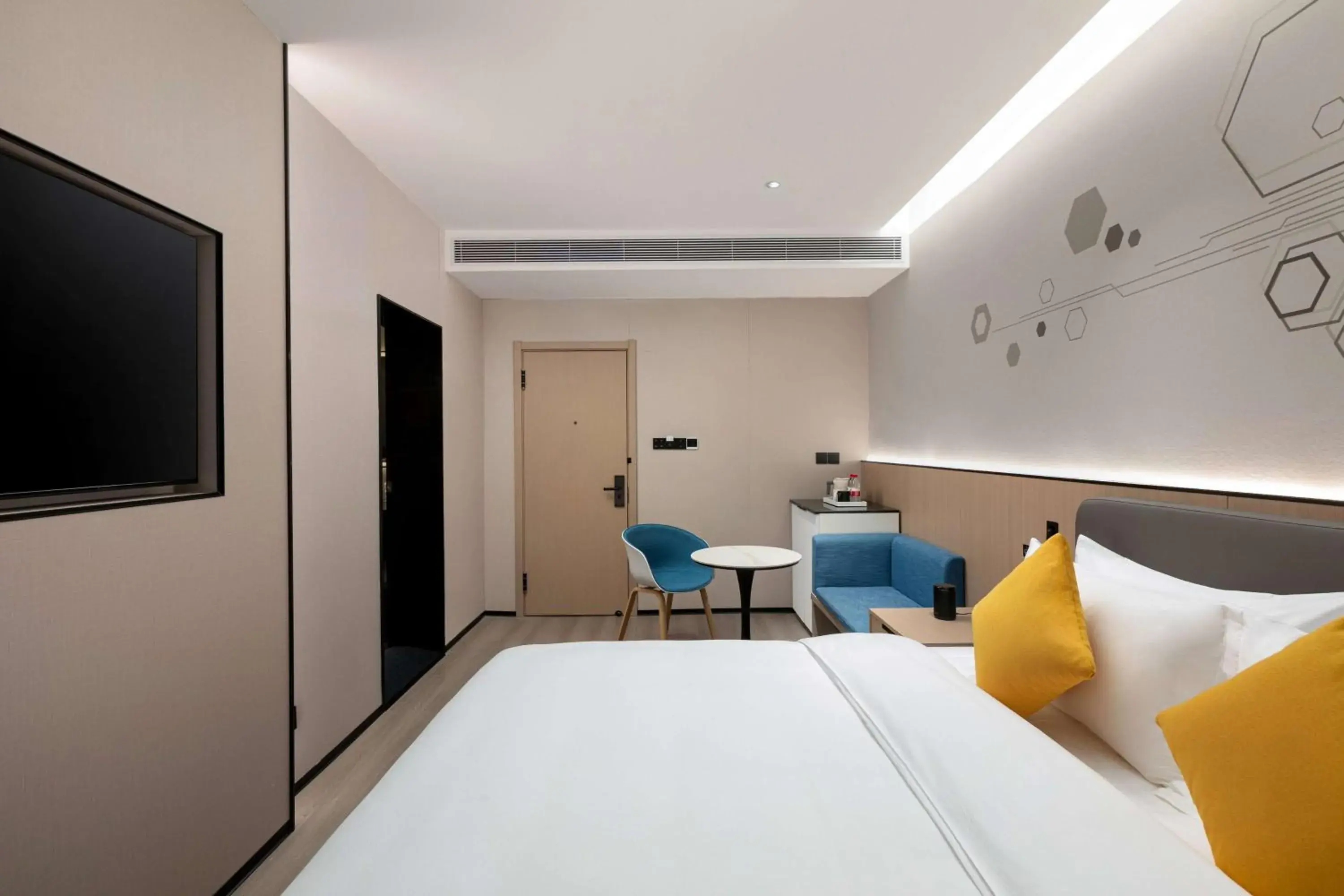 Photo of the whole room, Bed in Microtel by Wyndham Xian Beilin Photo of the whole room, Bed in Microtel by Wyndham Xian Beilin