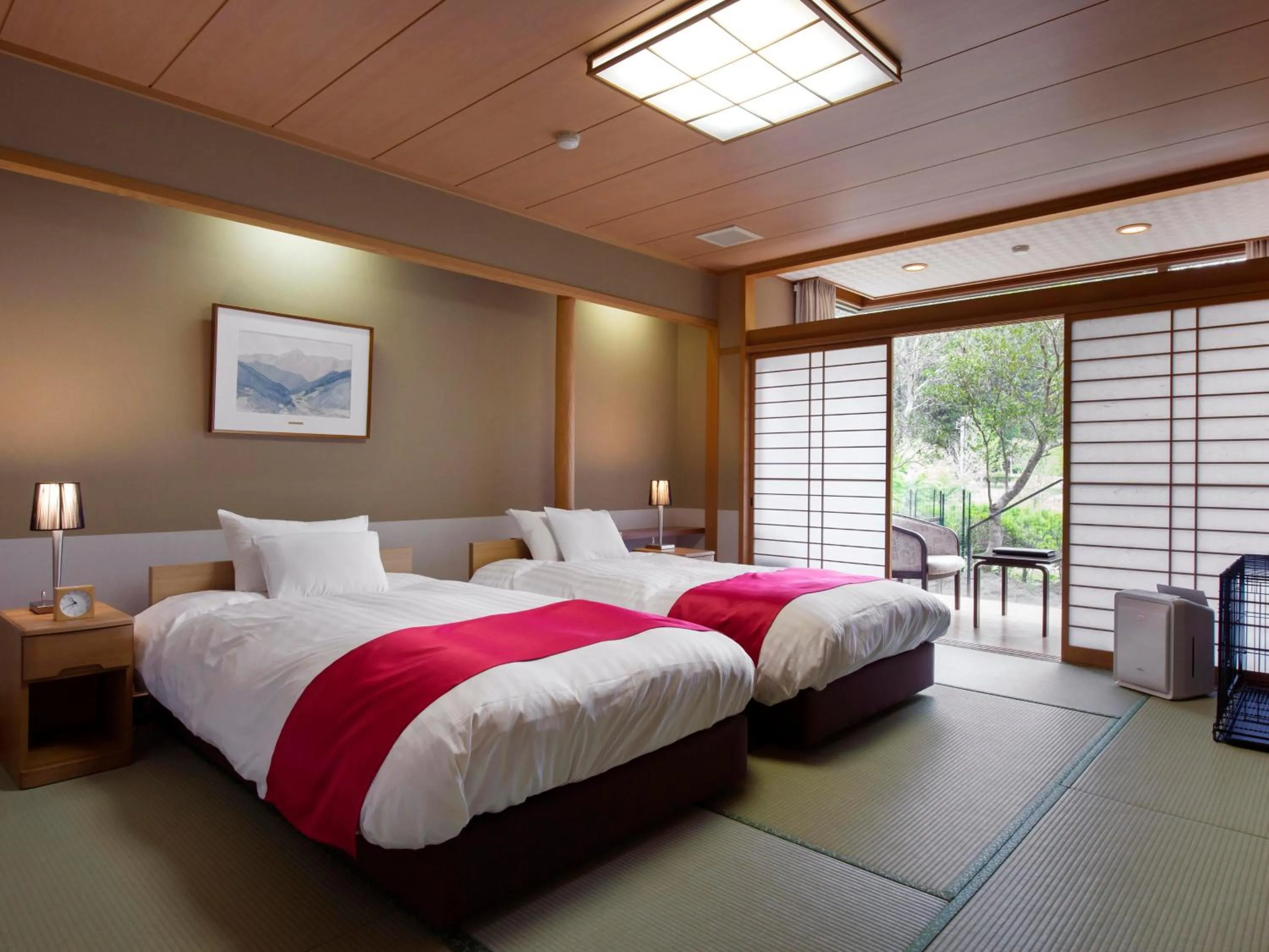 Photo of the whole room, Bed in Matsusaka Wan Wan Paradise Forest Hotel