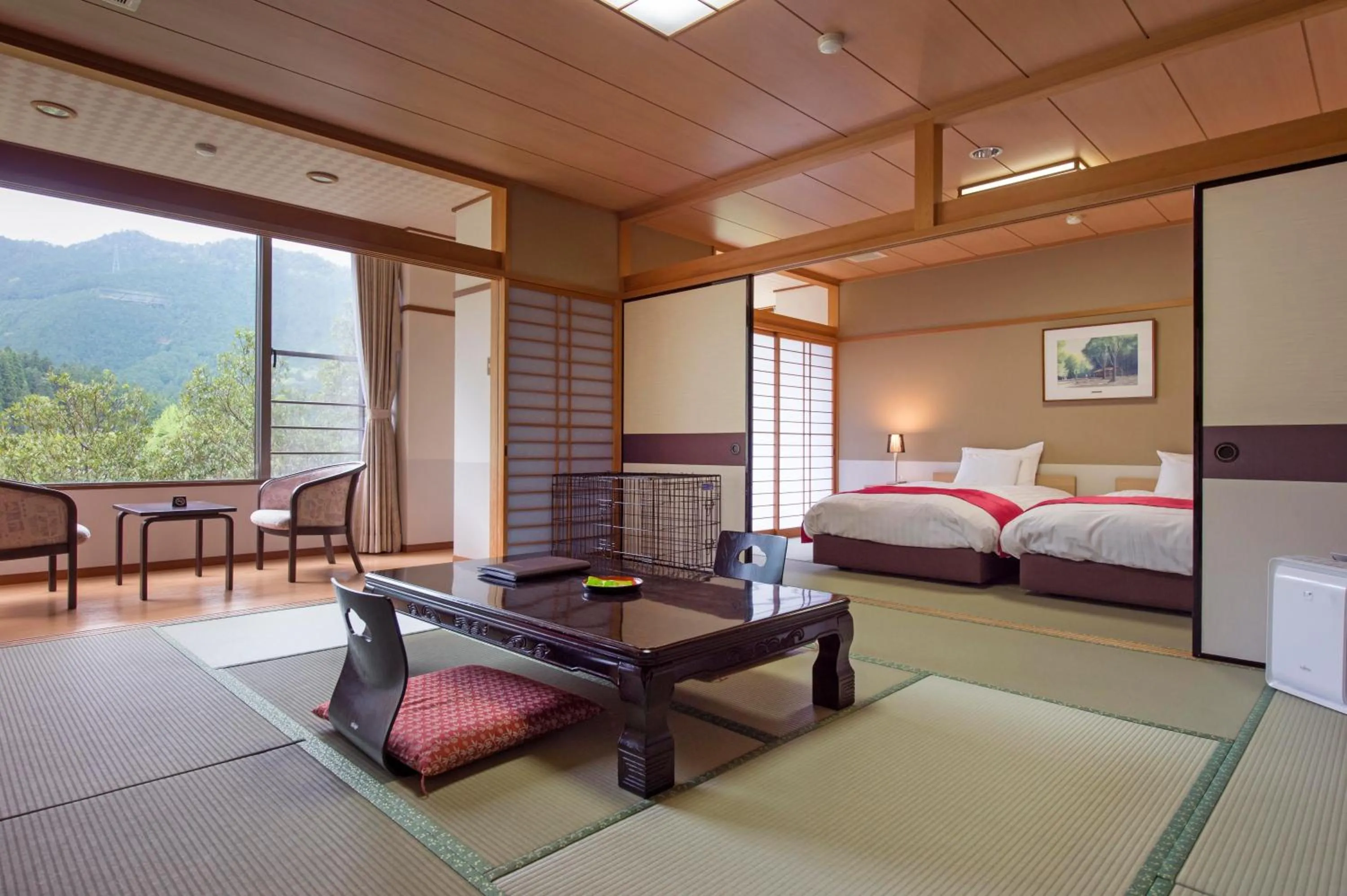 Photo of the whole room, Bed in Matsusaka Wan Wan Paradise Forest Hotel