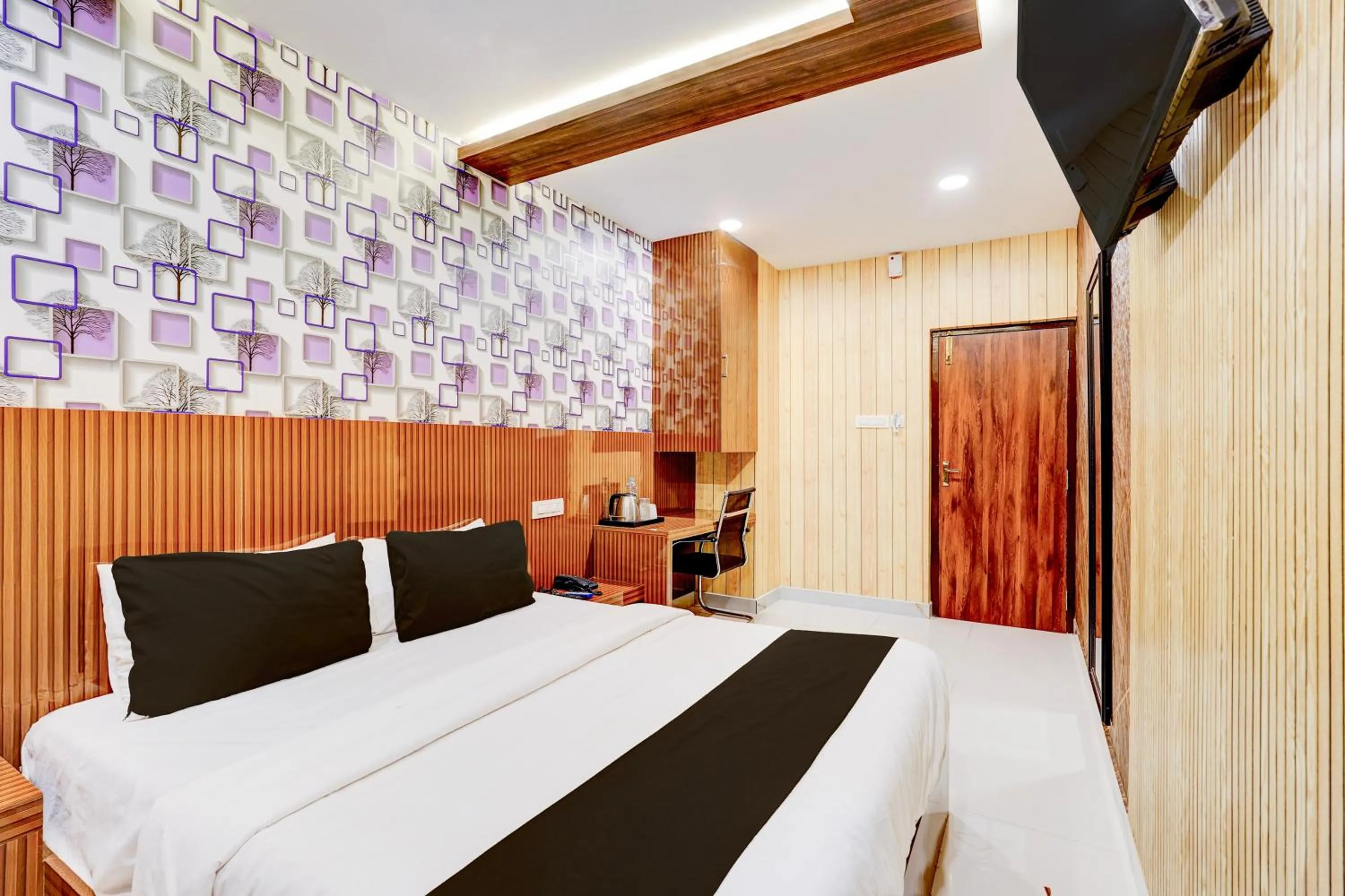Bedroom, Bed in Super Collection O Kundrathur Near Murugan Temple