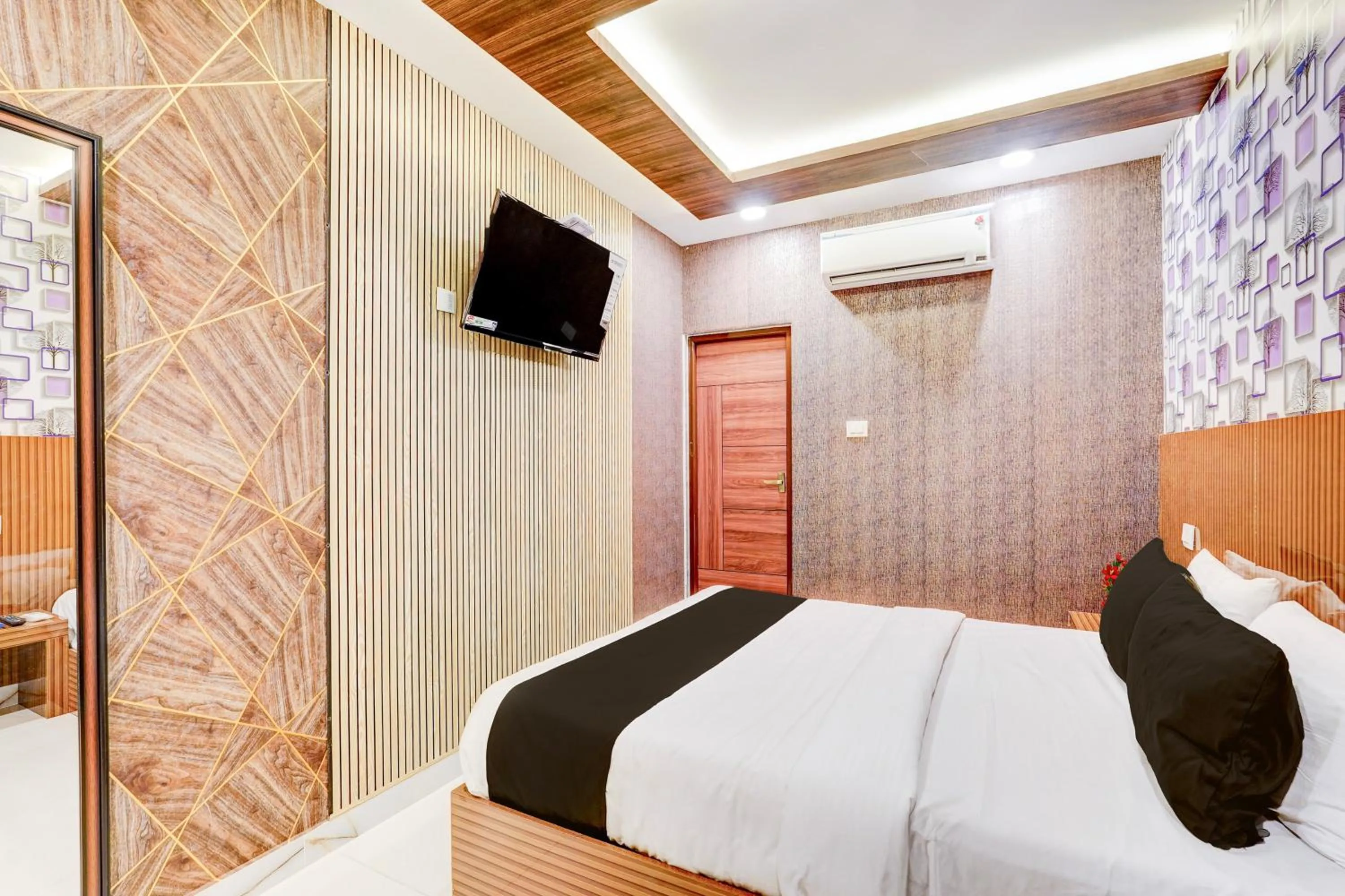Bedroom, Bed in Super Collection O Kundrathur Near Murugan Temple