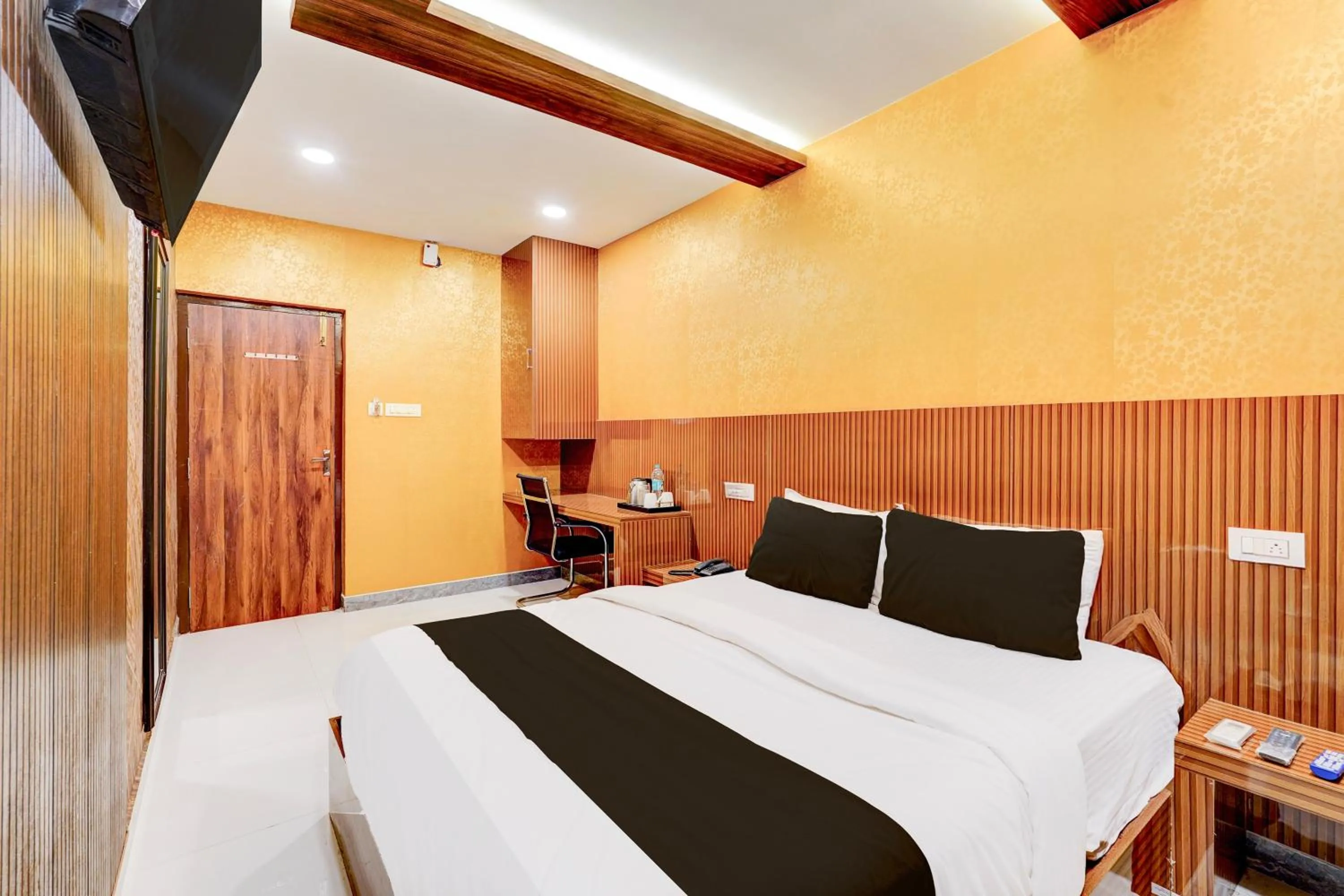 Bedroom, Bed in Super Collection O Kundrathur Near Murugan Temple