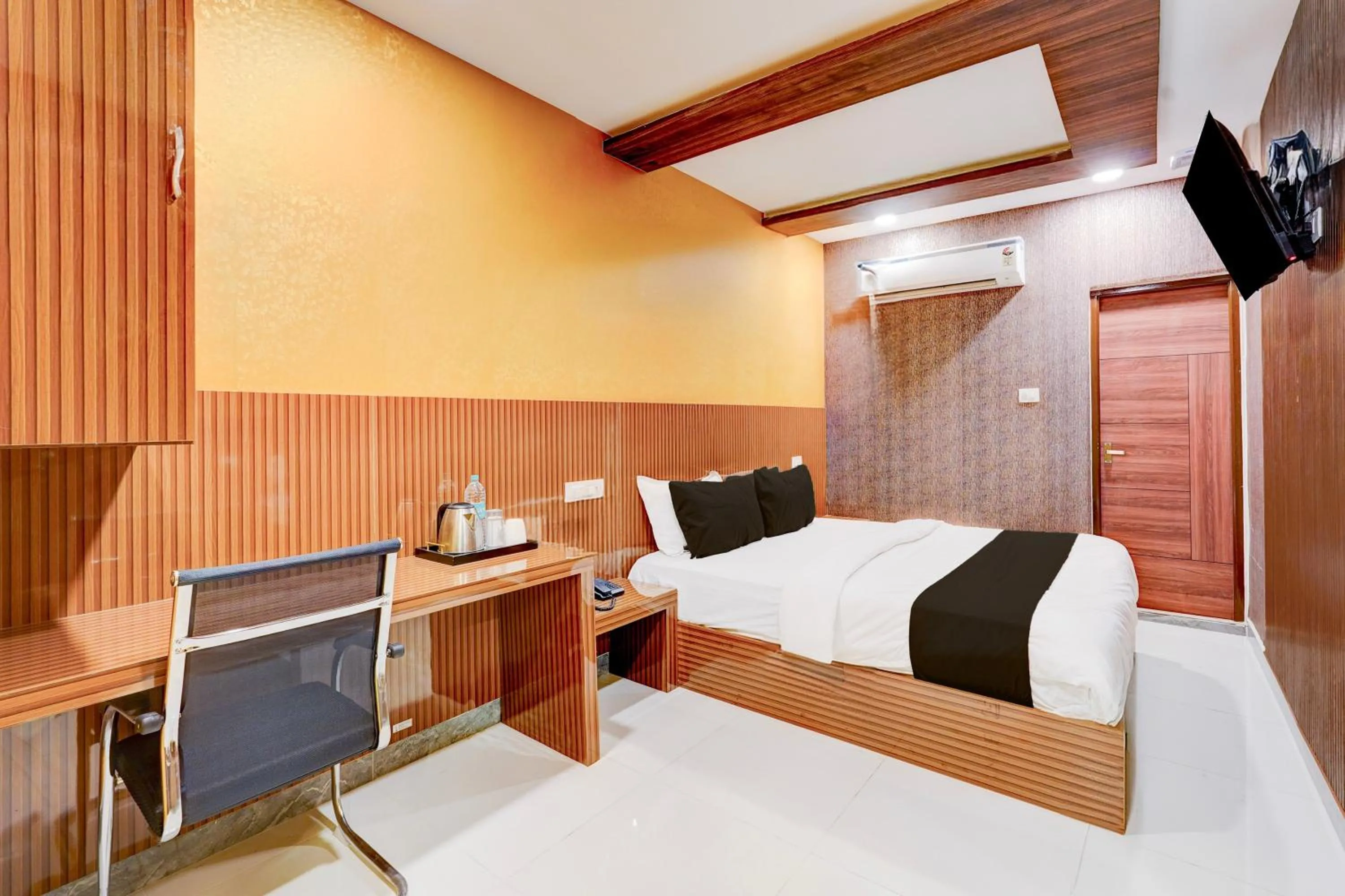 Bedroom, Bed in Super Collection O Kundrathur Near Murugan Temple