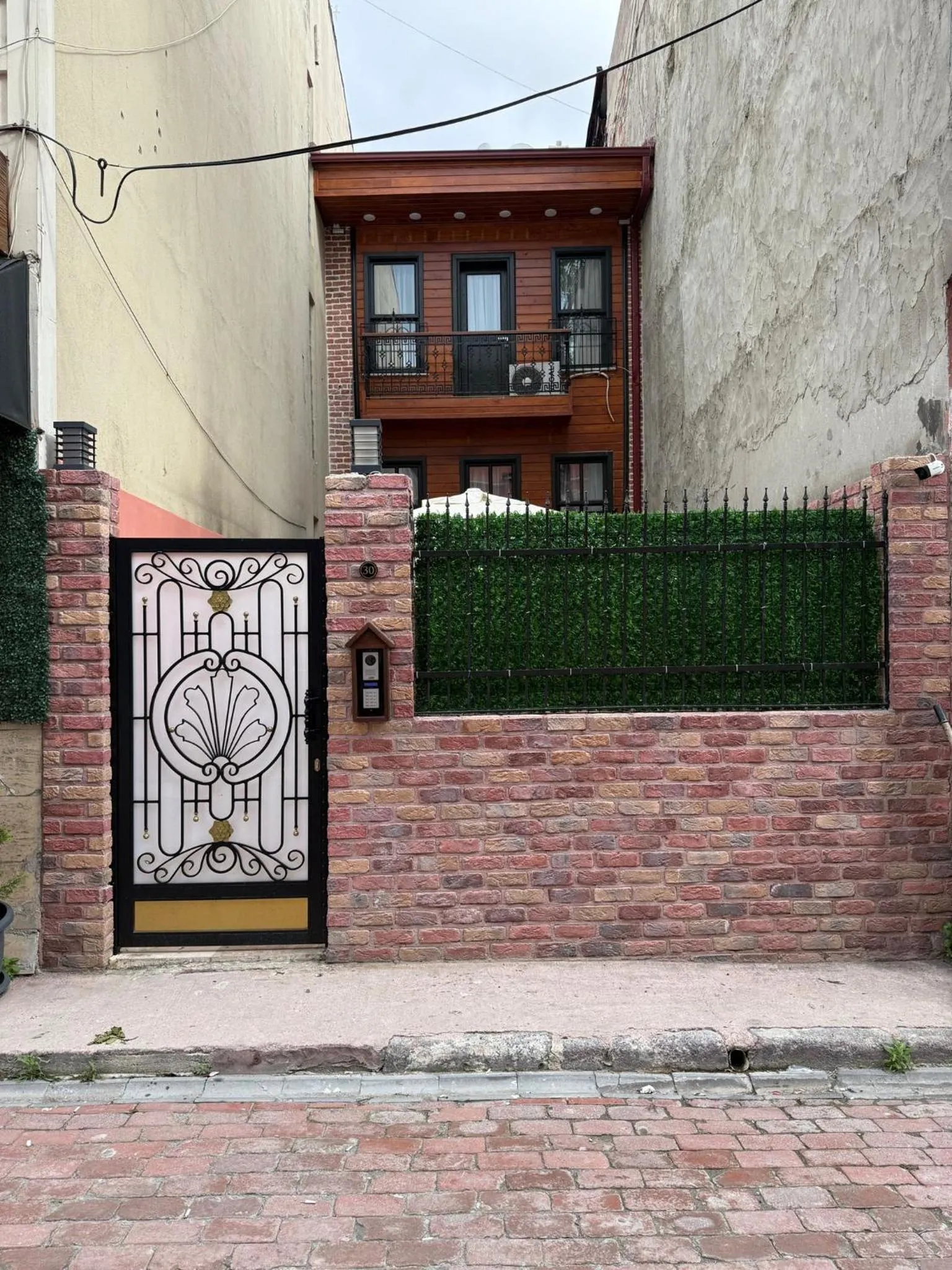 Property building in Neo Konak