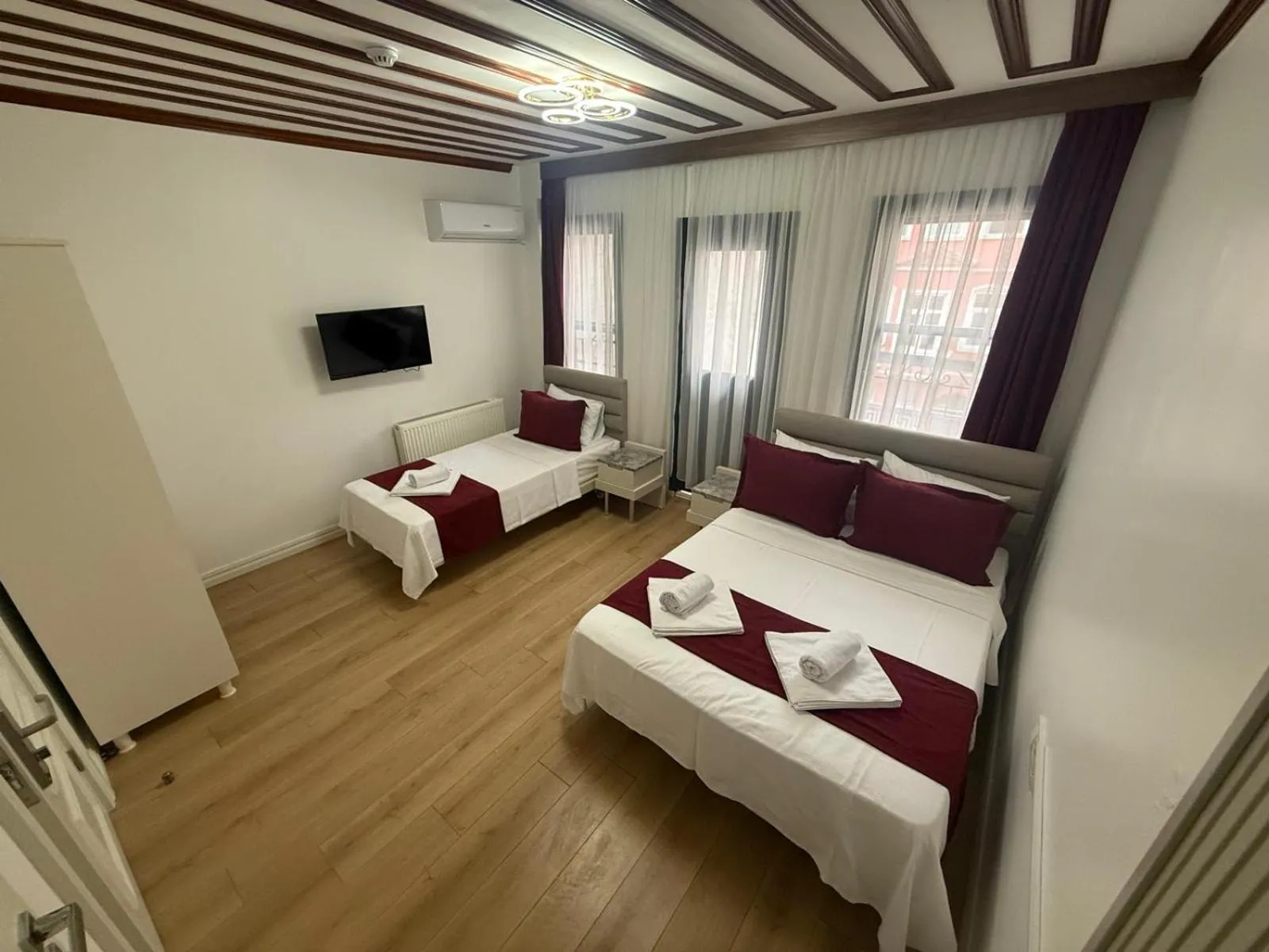 Photo of the whole room, Bed in Neo Konak