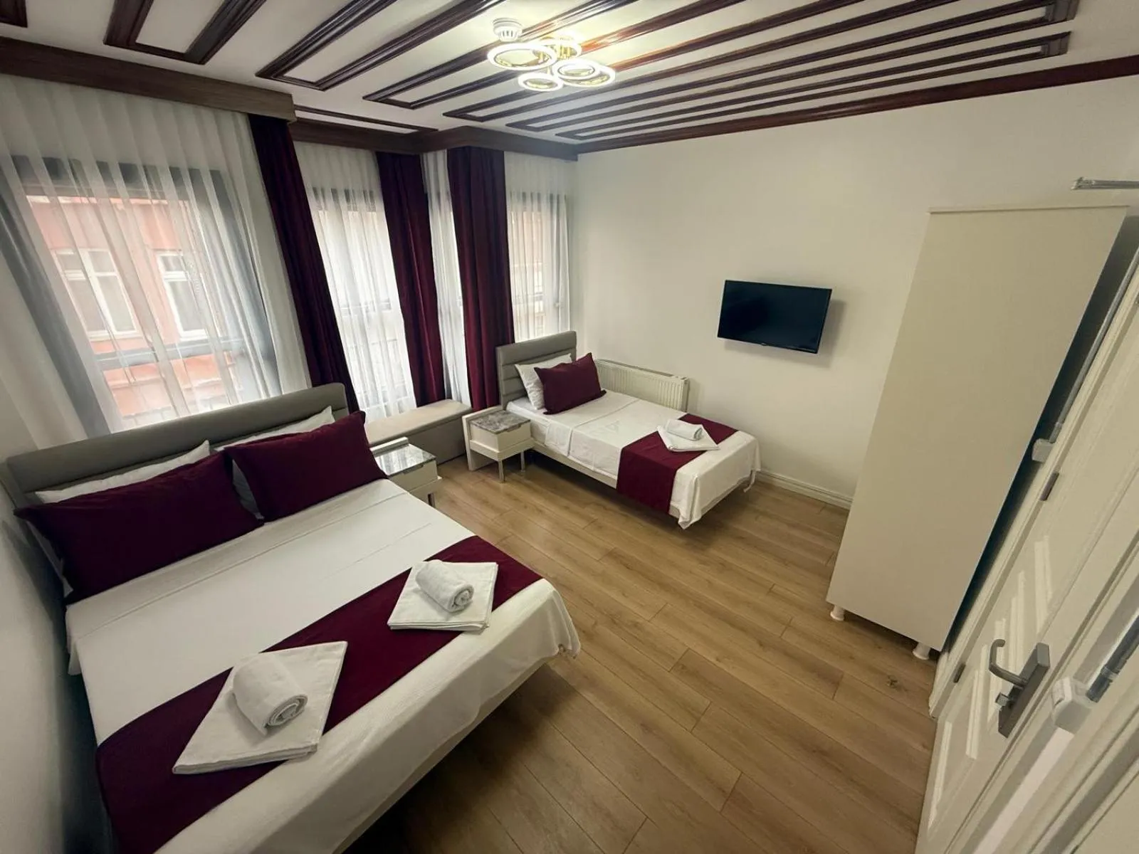 Photo of the whole room, Bed in Neo Konak