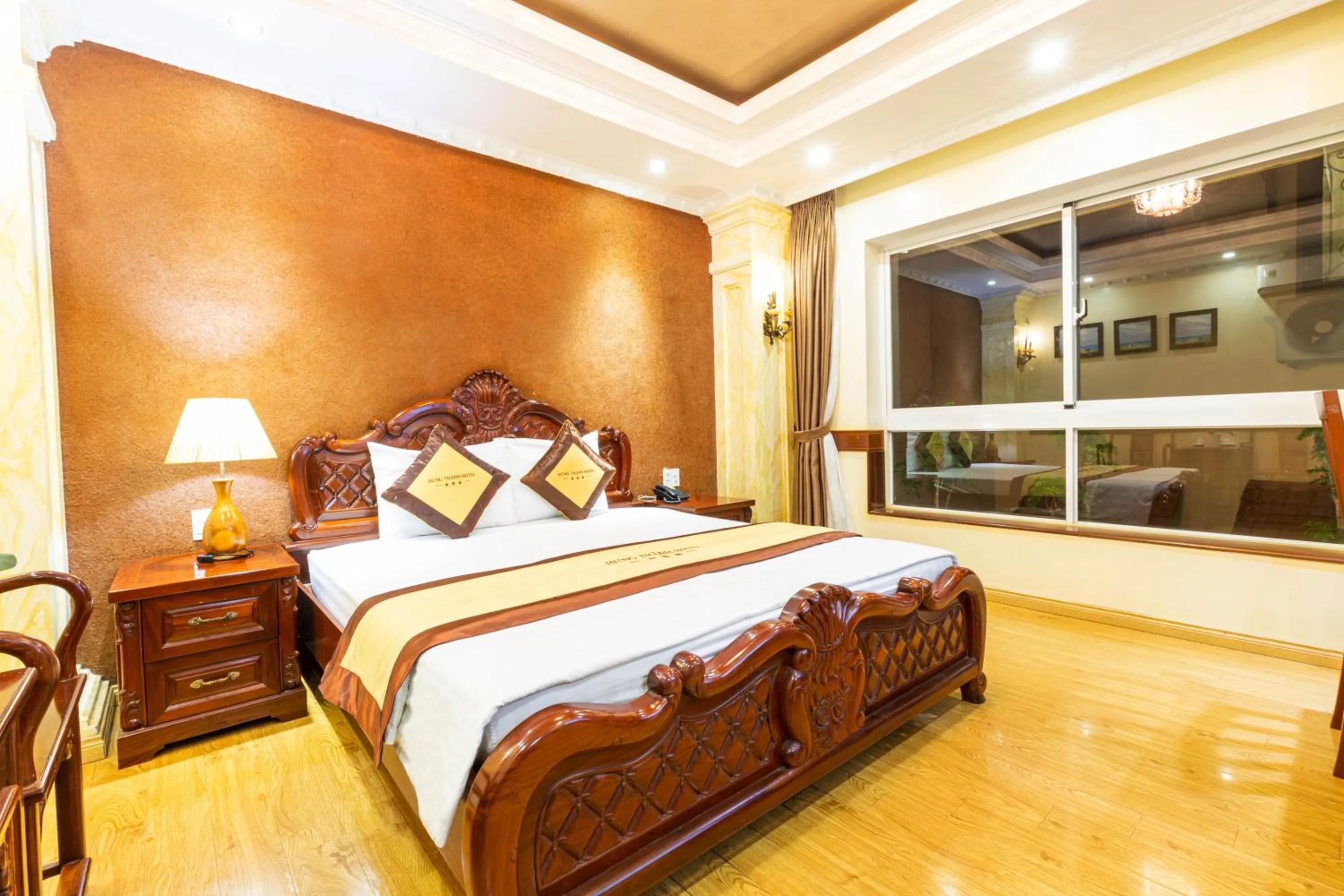 Bed in Hung Thanh Airport Hotel - Gần Siêu Thị Vincom