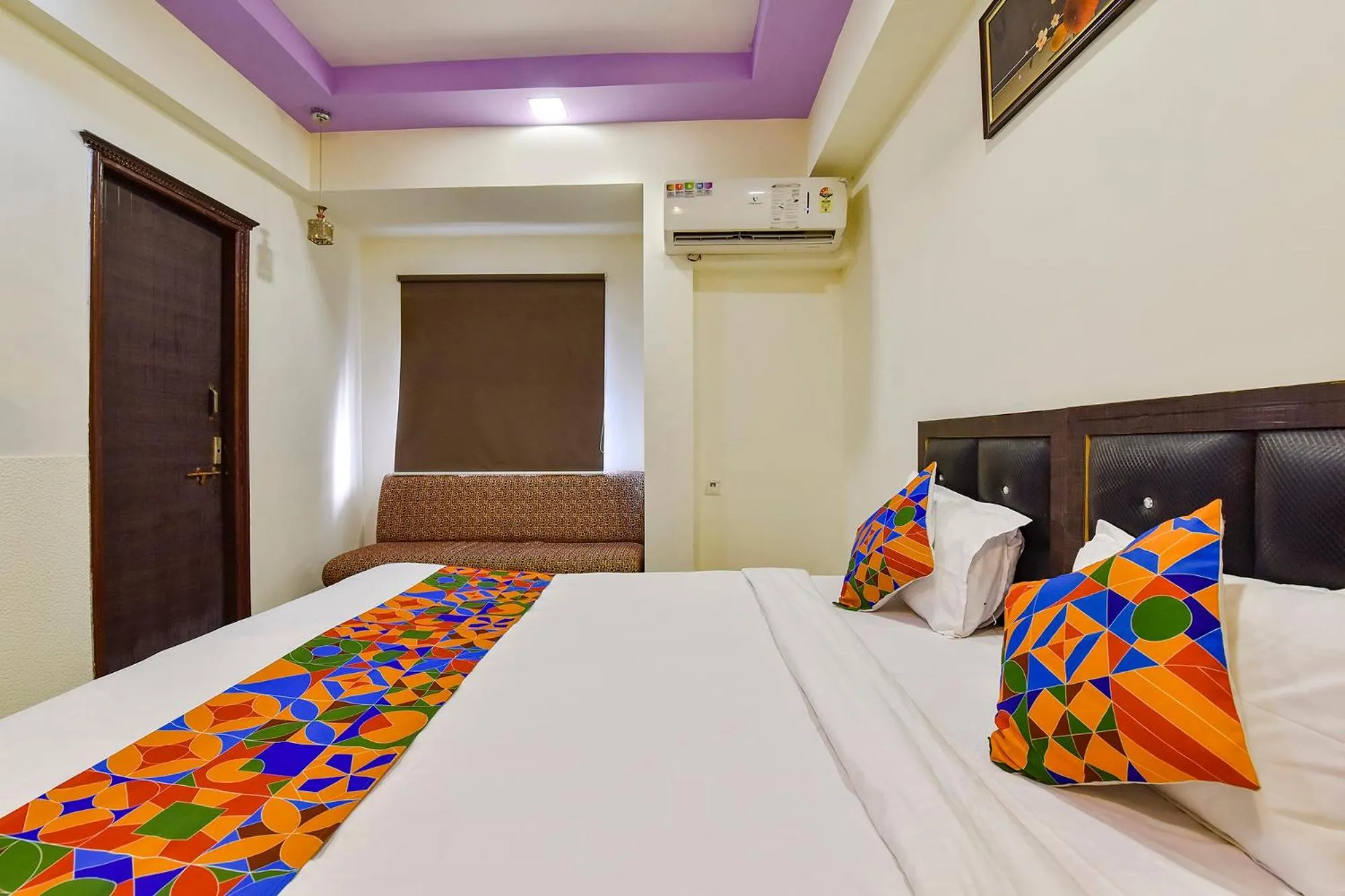 Bed in FabHotel Crystal Inn II - Paldi Char Rasta