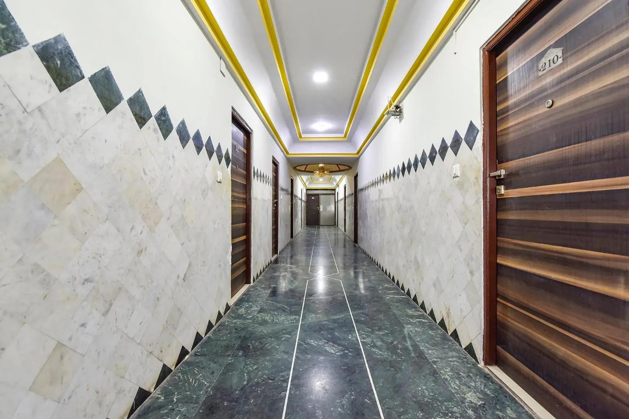 Lobby or reception in FabHotel Crystal Inn II - Paldi Char Rasta Lobby or reception in FabHotel Crystal Inn II - Paldi Char Rasta