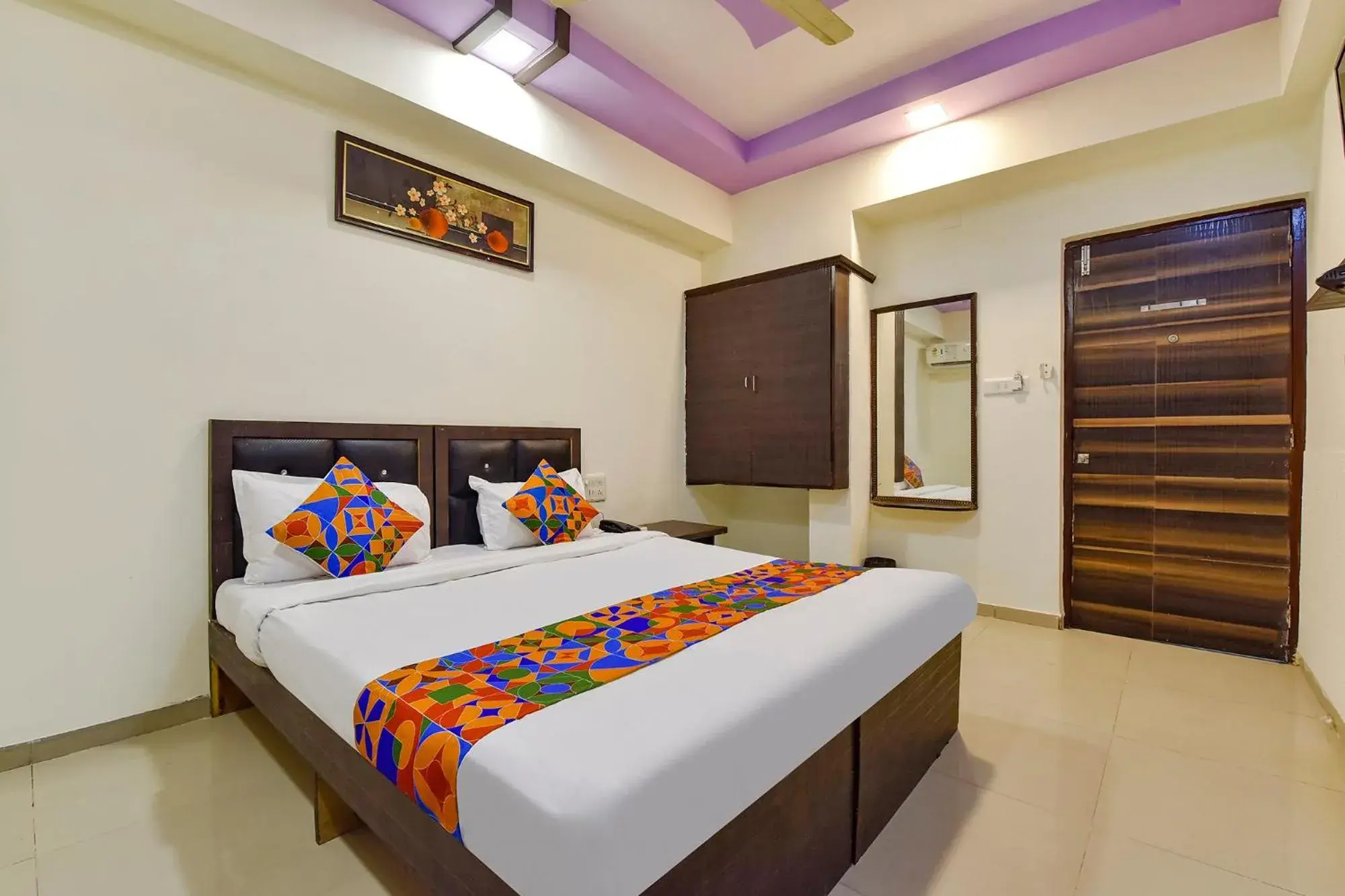 Bed in FabHotel Crystal Inn II - Paldi Char Rasta Bed in FabHotel Crystal Inn II - Paldi Char Rasta