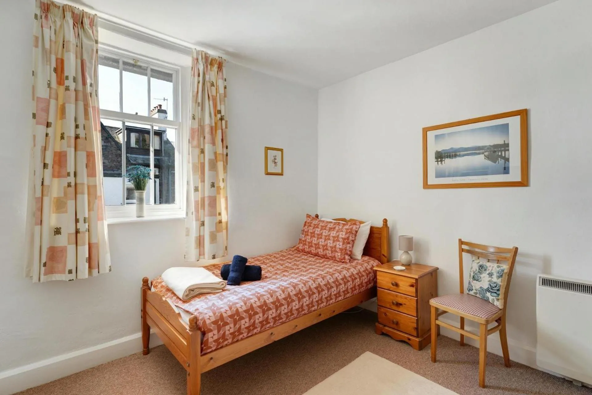 Property building in Heron View Cottage