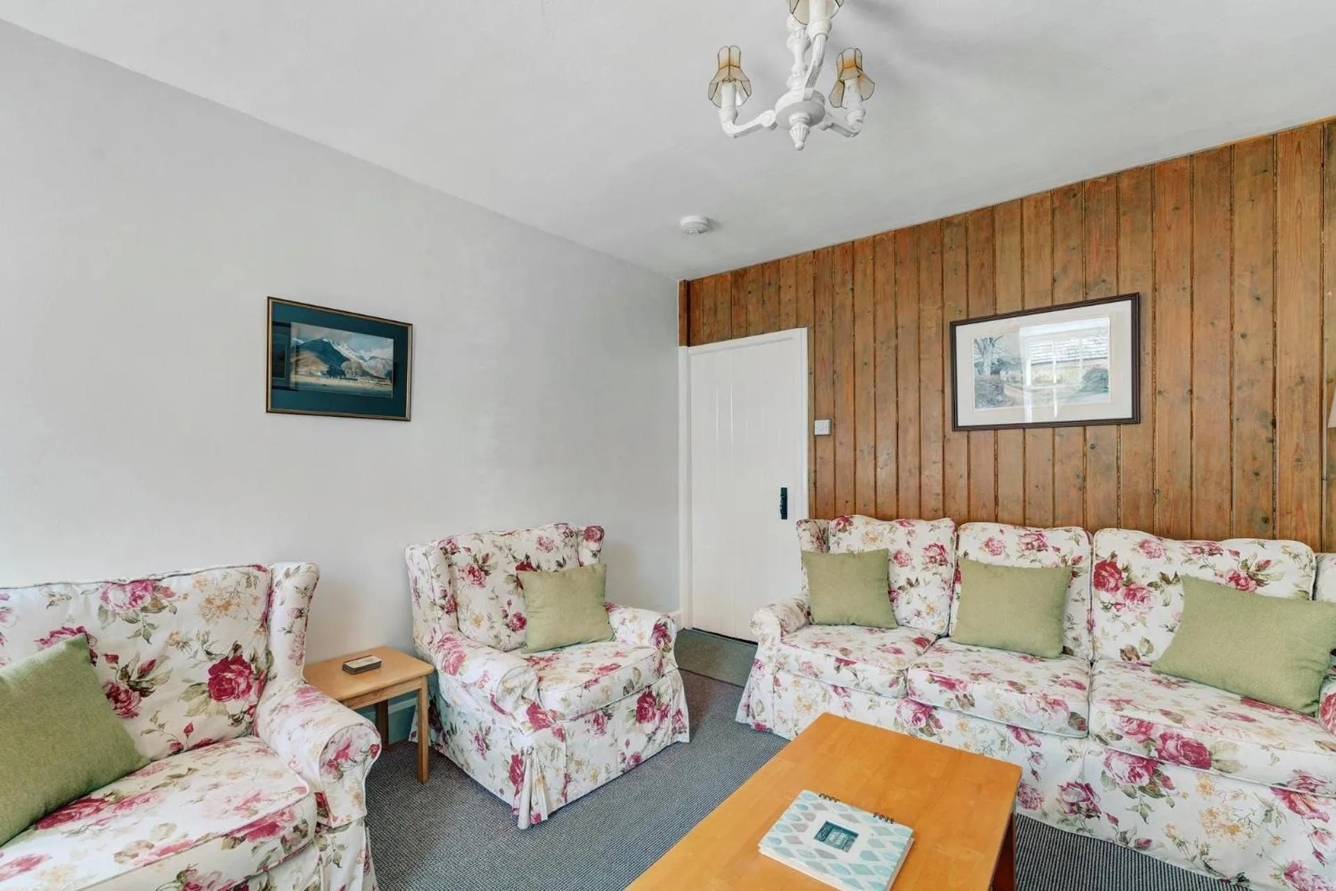 Property building in Heron View Cottage