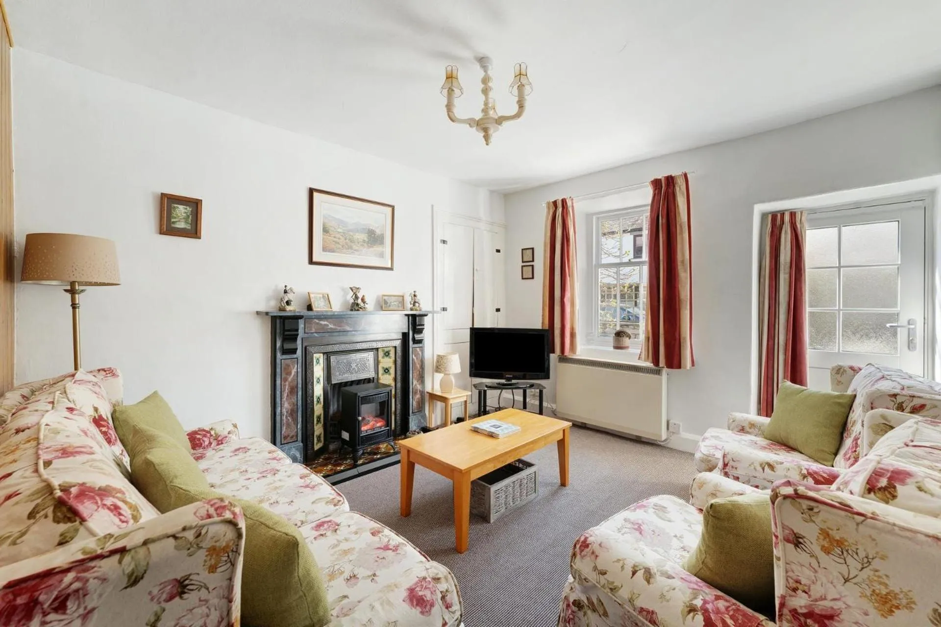 Property building in Heron View Cottage