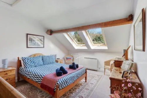 Property building in Heron View Cottage