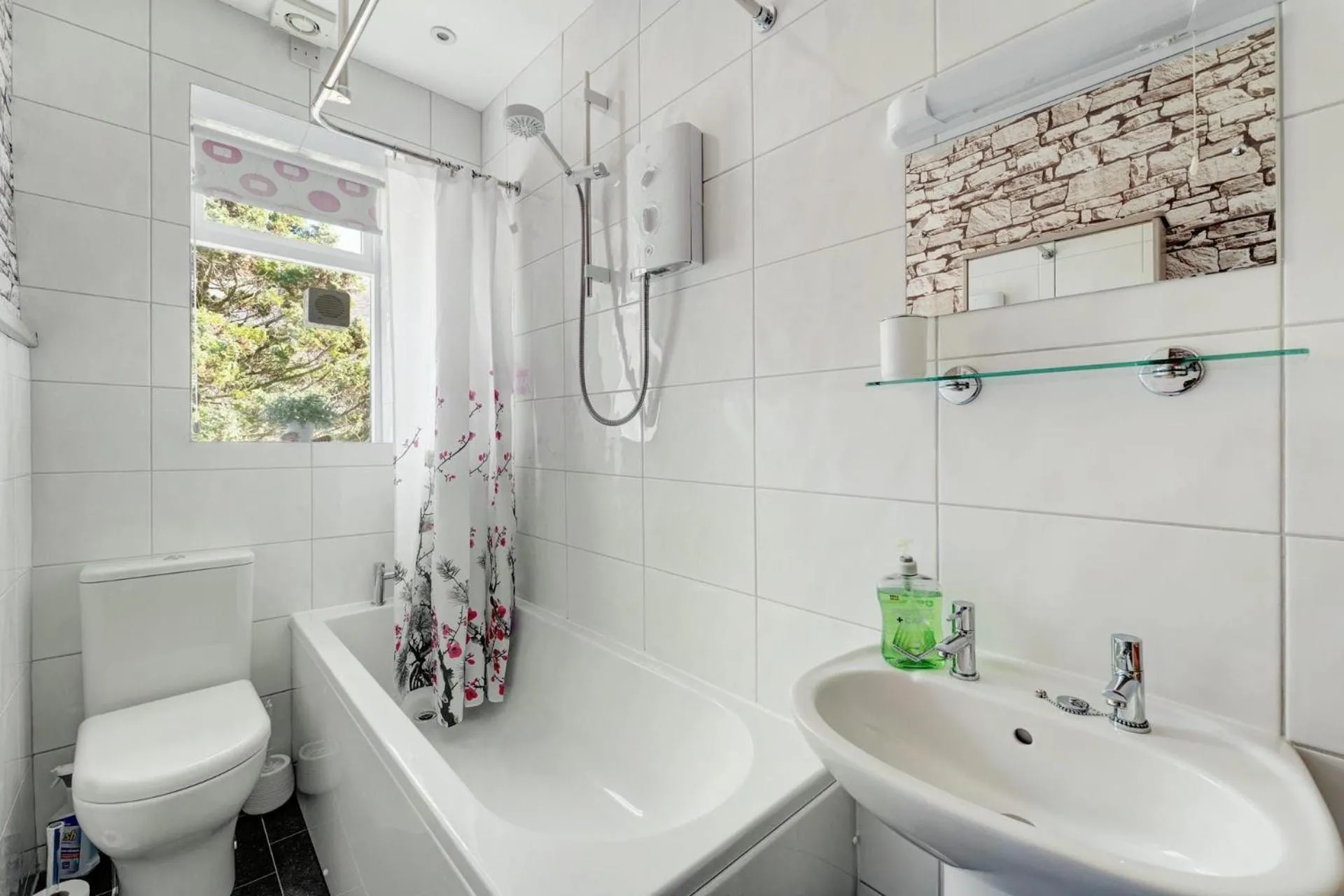 Property building in Heron View Cottage