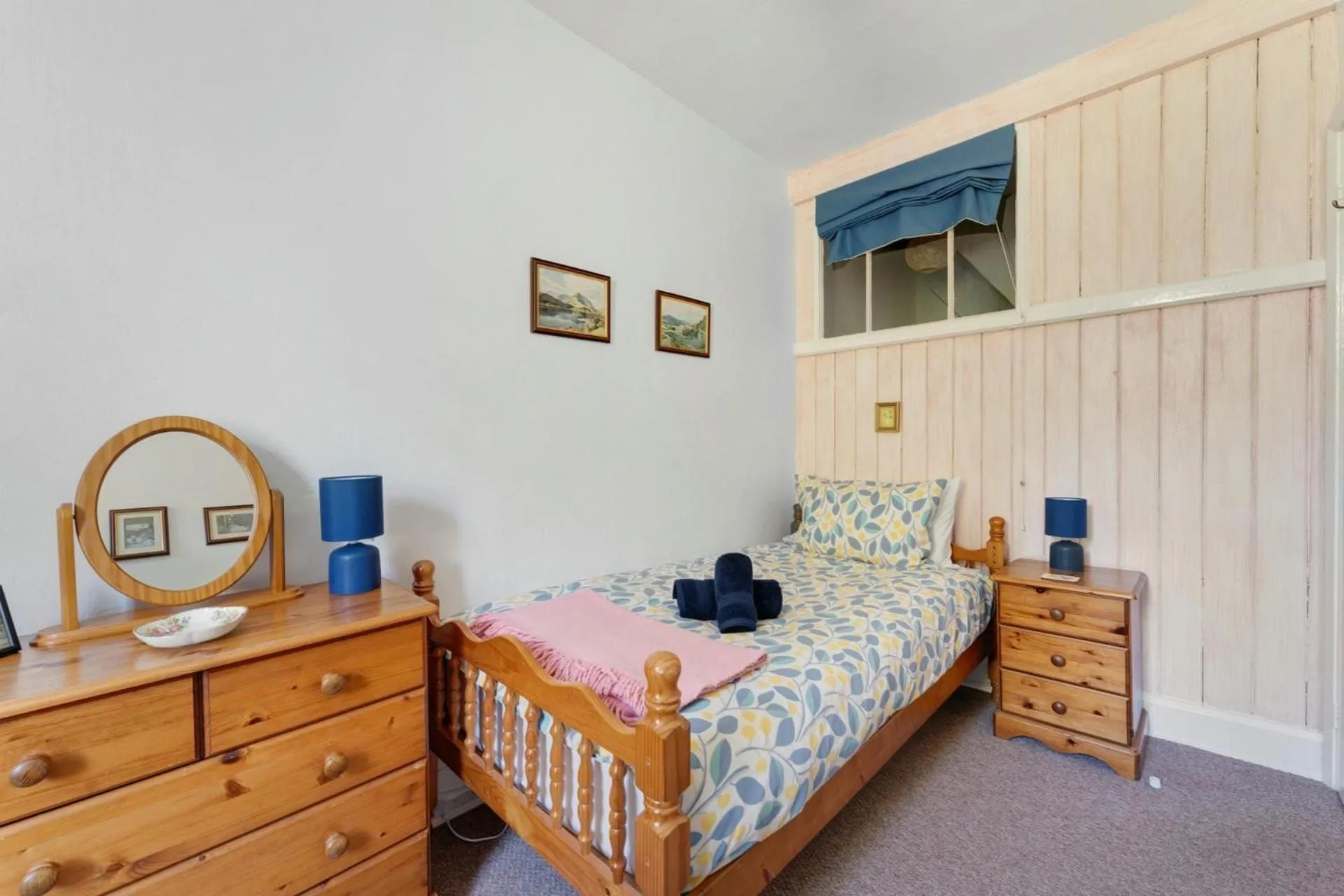 Property building in Heron View Cottage