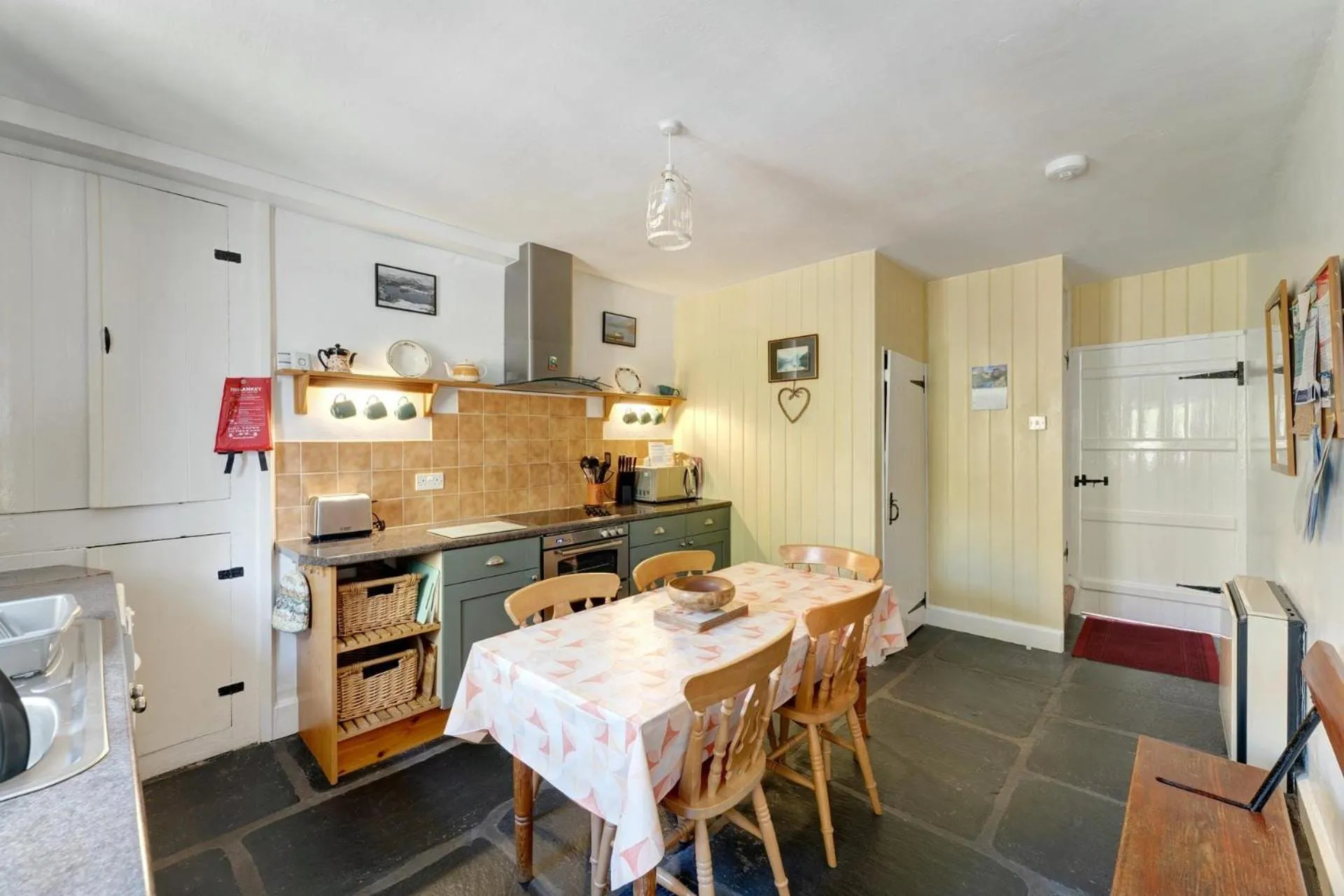 Property building in Heron View Cottage