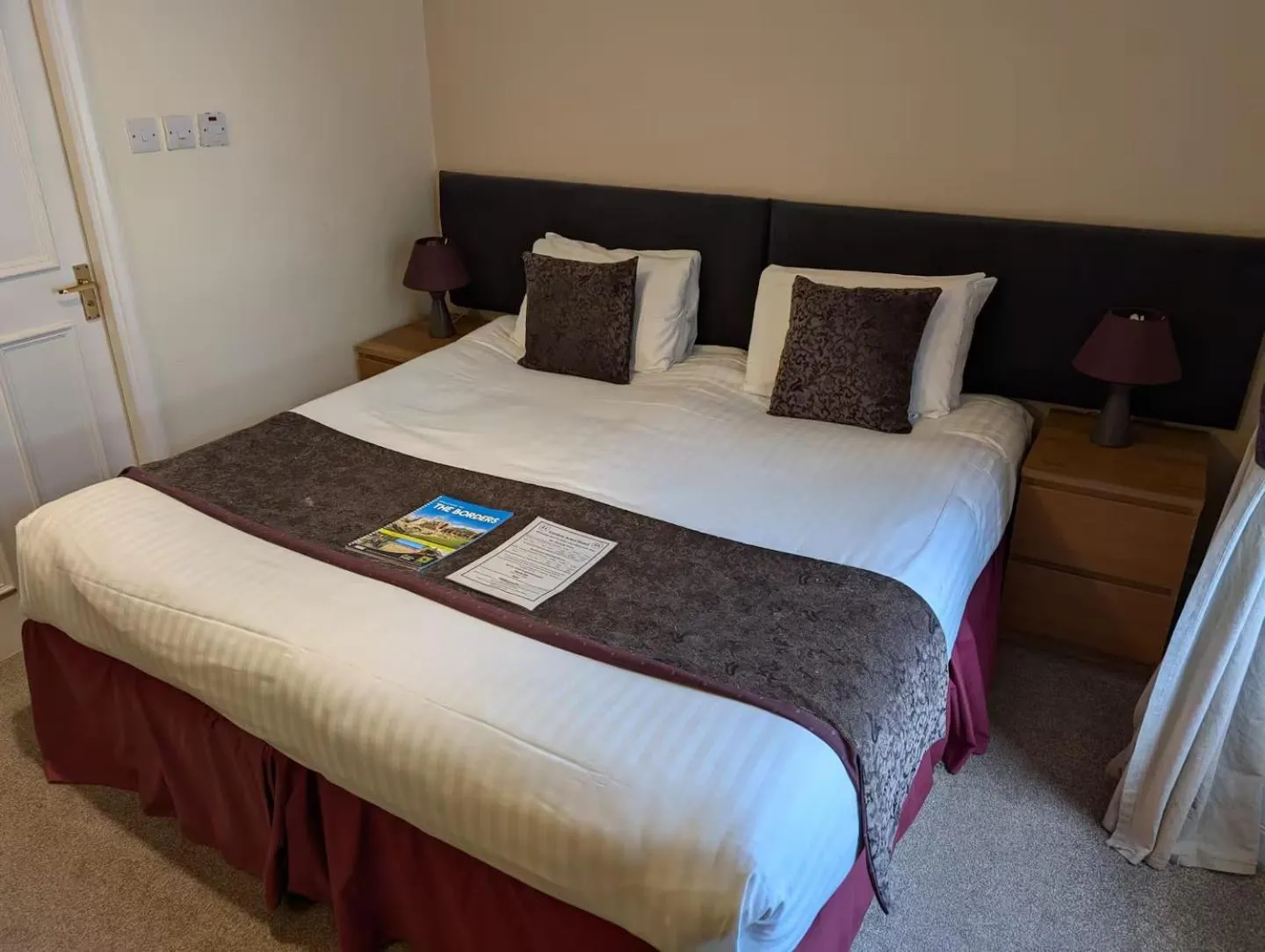 Double Room with Private Bathroom in Gordon Arms Hotel
