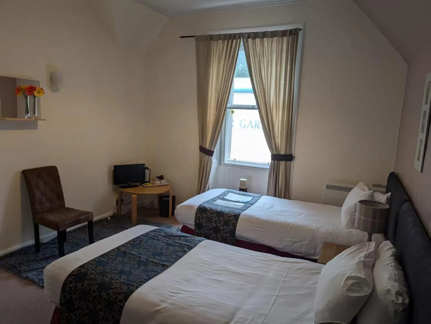 Gordon Arms Hotel