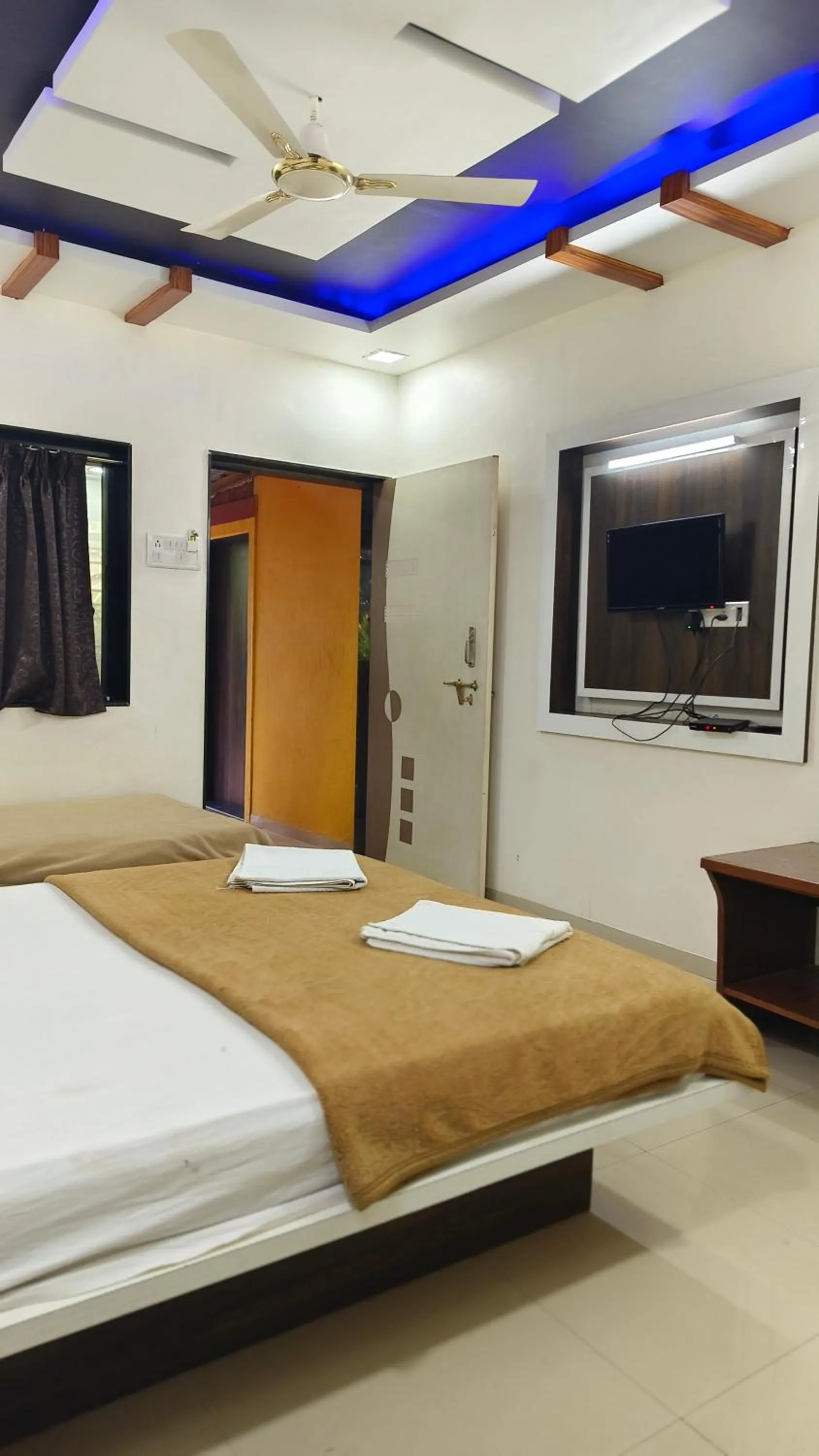 Bed in Girichintan Bunglow