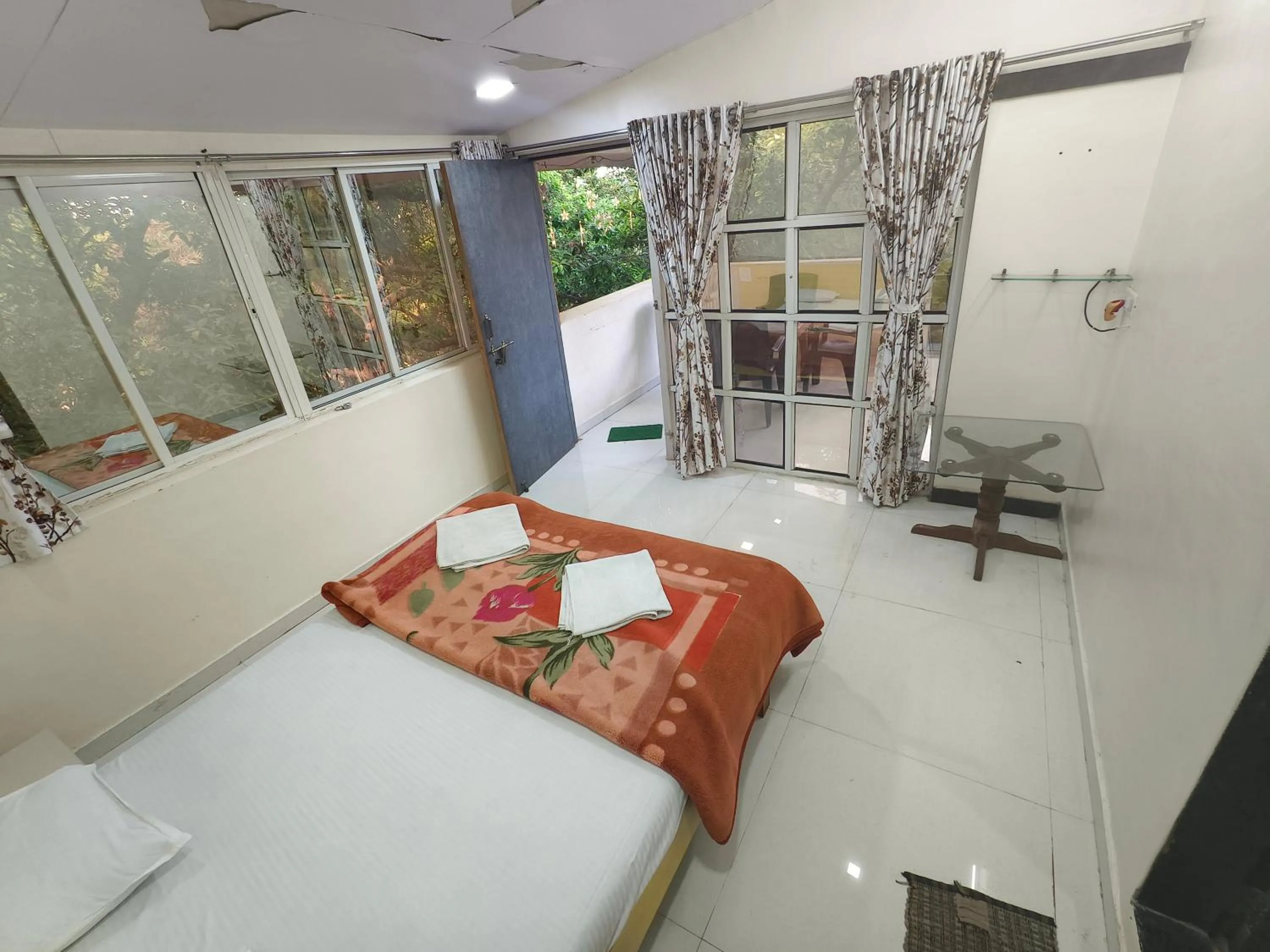 Bed in Girichintan Bunglow