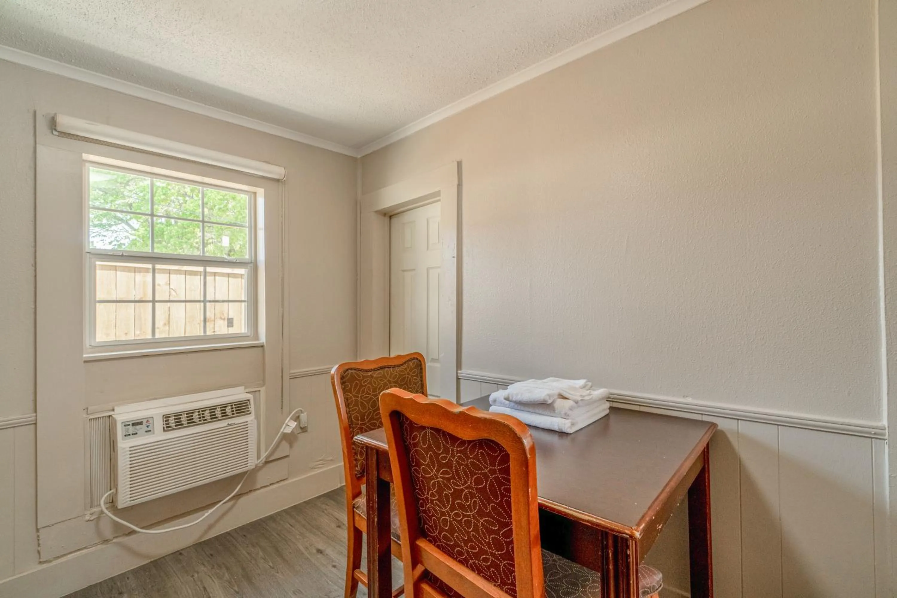 Bedroom in Cypress Inn Motel By OYO West Monroe I-20
